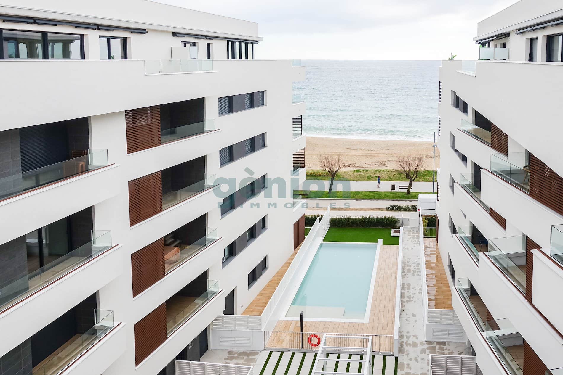 ÁTICOS DÚPLEX DE OBRA NUEVA, PRIMERA LÍNEA DE MAR EN SANT ANTONI DE CALONGE - Foto 1