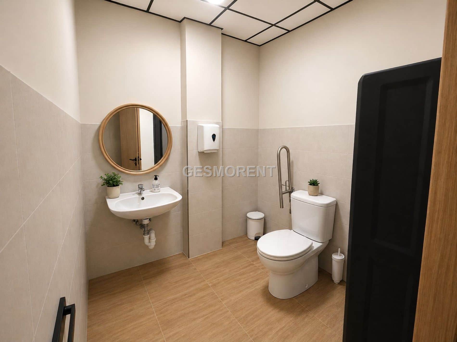 Local comercial en alquiler en Llevant. - Foto 4