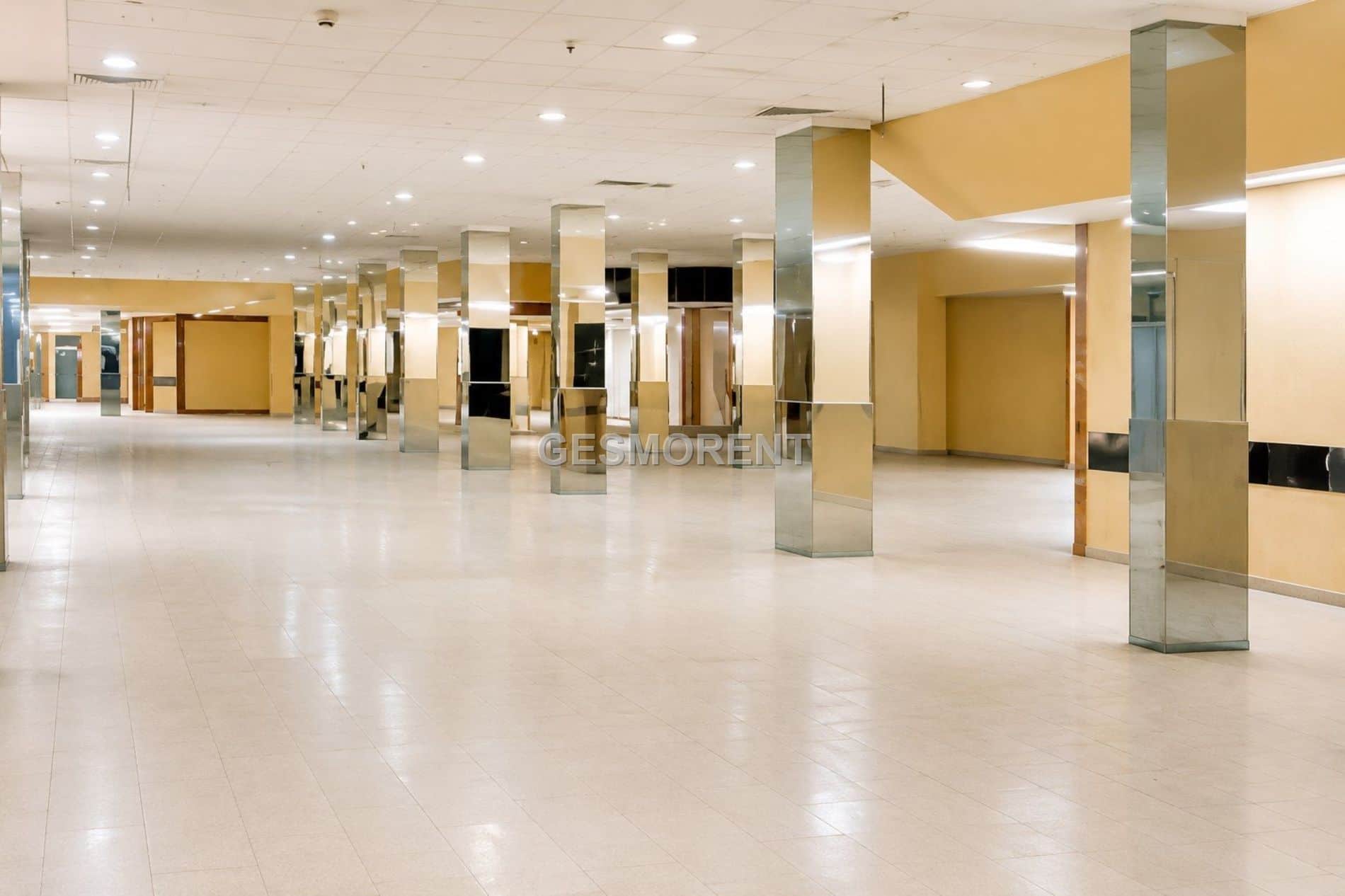 LOCAL COMERCIAL EN ALQUILER EN EL CENTRO DE ALBACETE CON AMPLIO PARKING - Foto 1