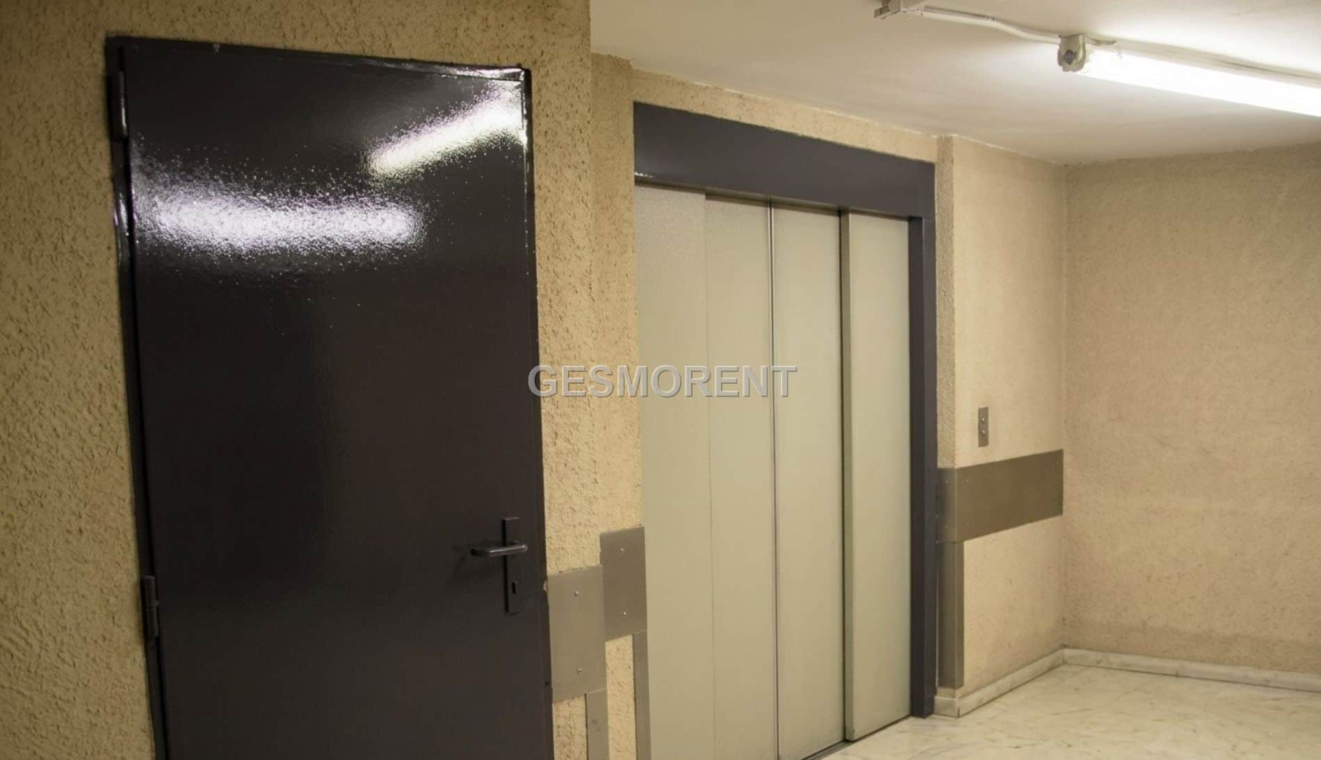 LOCAL COMERCIAL EN ALQUILER EN EL CENTRO DE ALBACETE CON AMPLIO PARKING - Foto 3