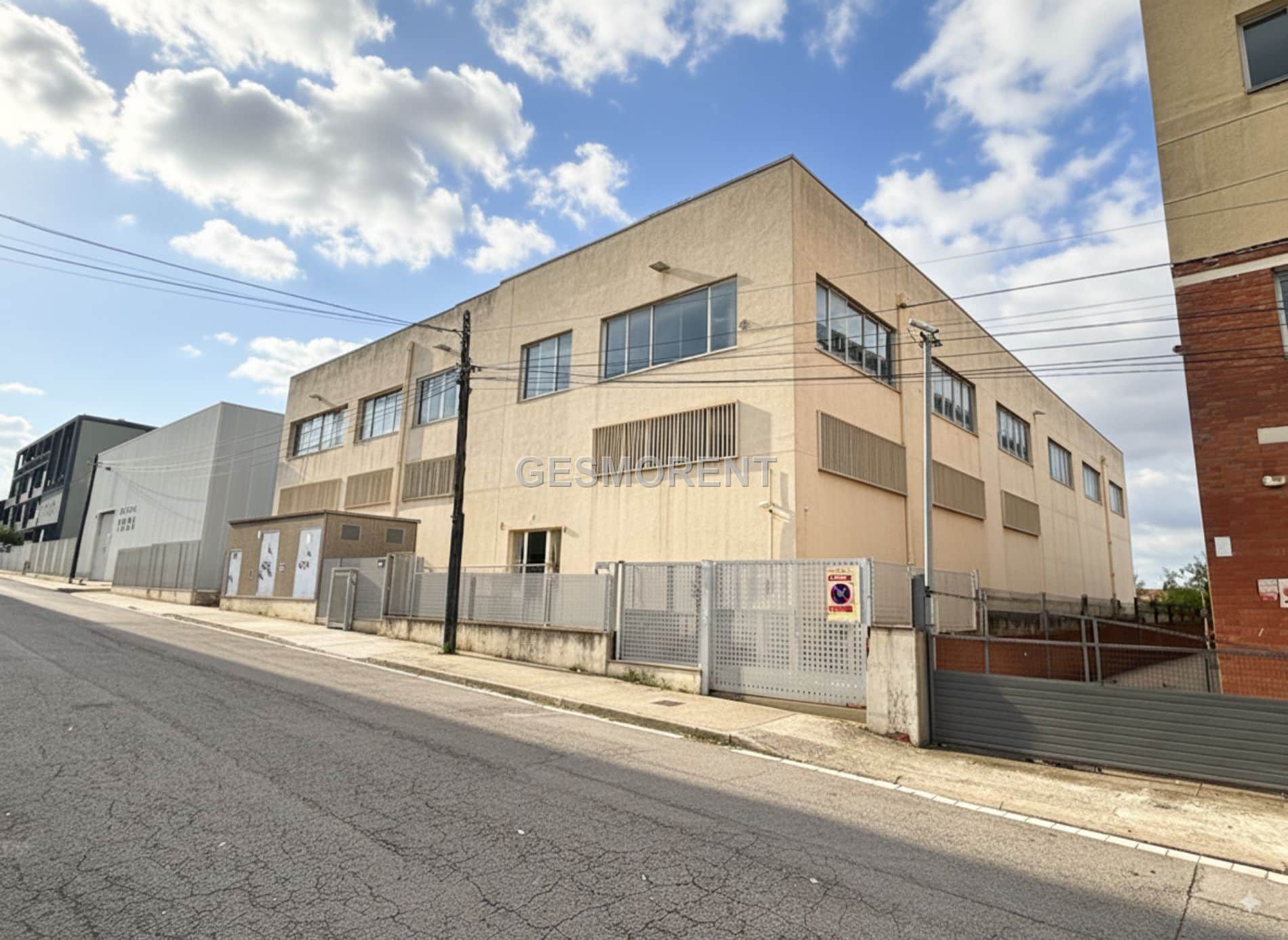 NAVE EN VENTA Y ALQUILER EN SANT JOAN DESPÍ - Foto 1