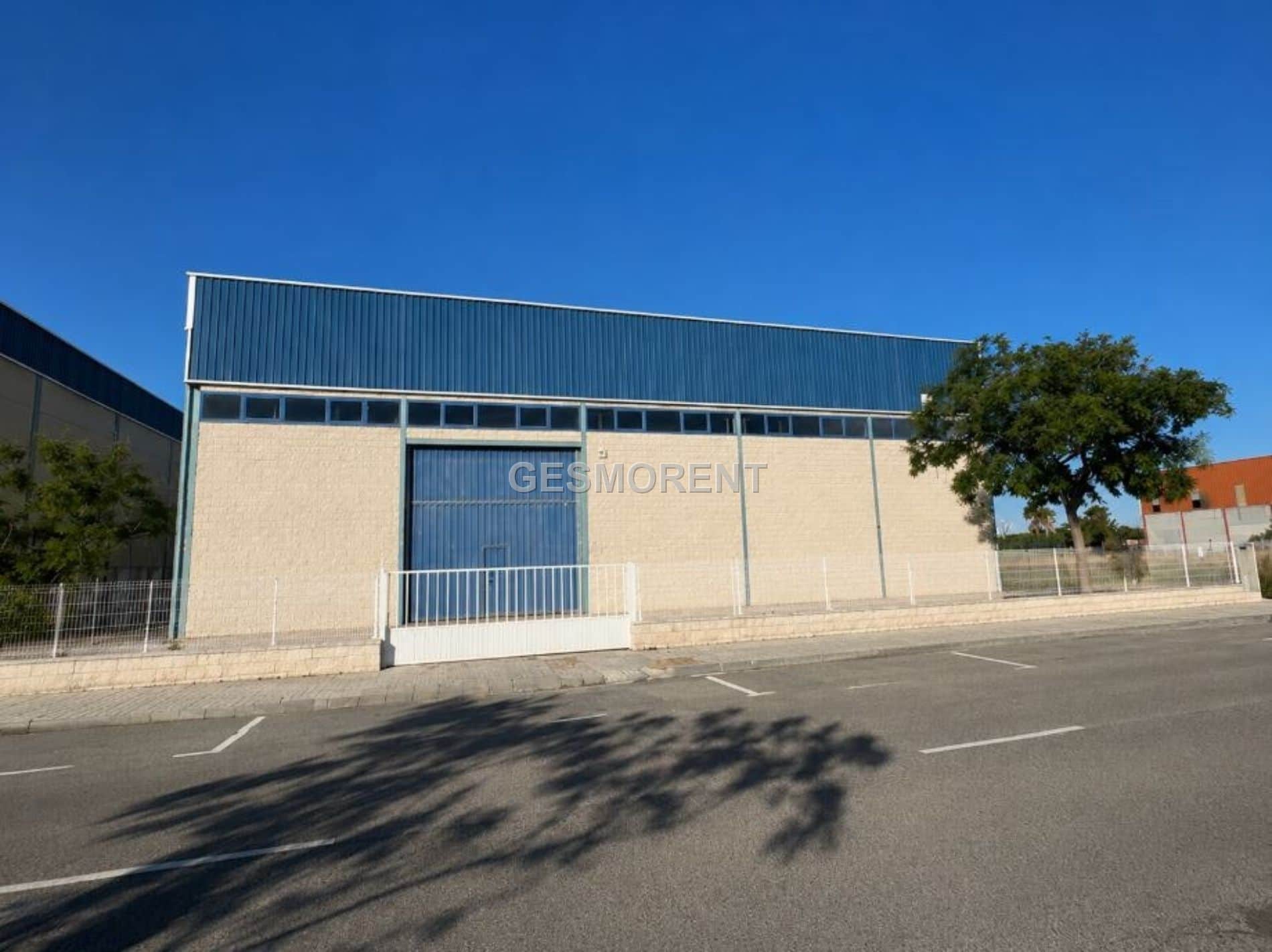 NAVE INDUSTRIAL AISLADA EN VENTA CON PATIO LATERAL Y OFICINAS EN POLÍGONO INDUSTRIAL - Foto 2