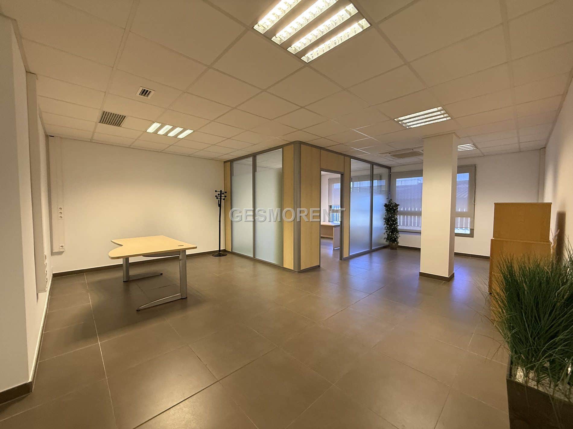 OFICINA EN ALQUILER EN POLÍGONO SON CASTELLÓ - Foto 1