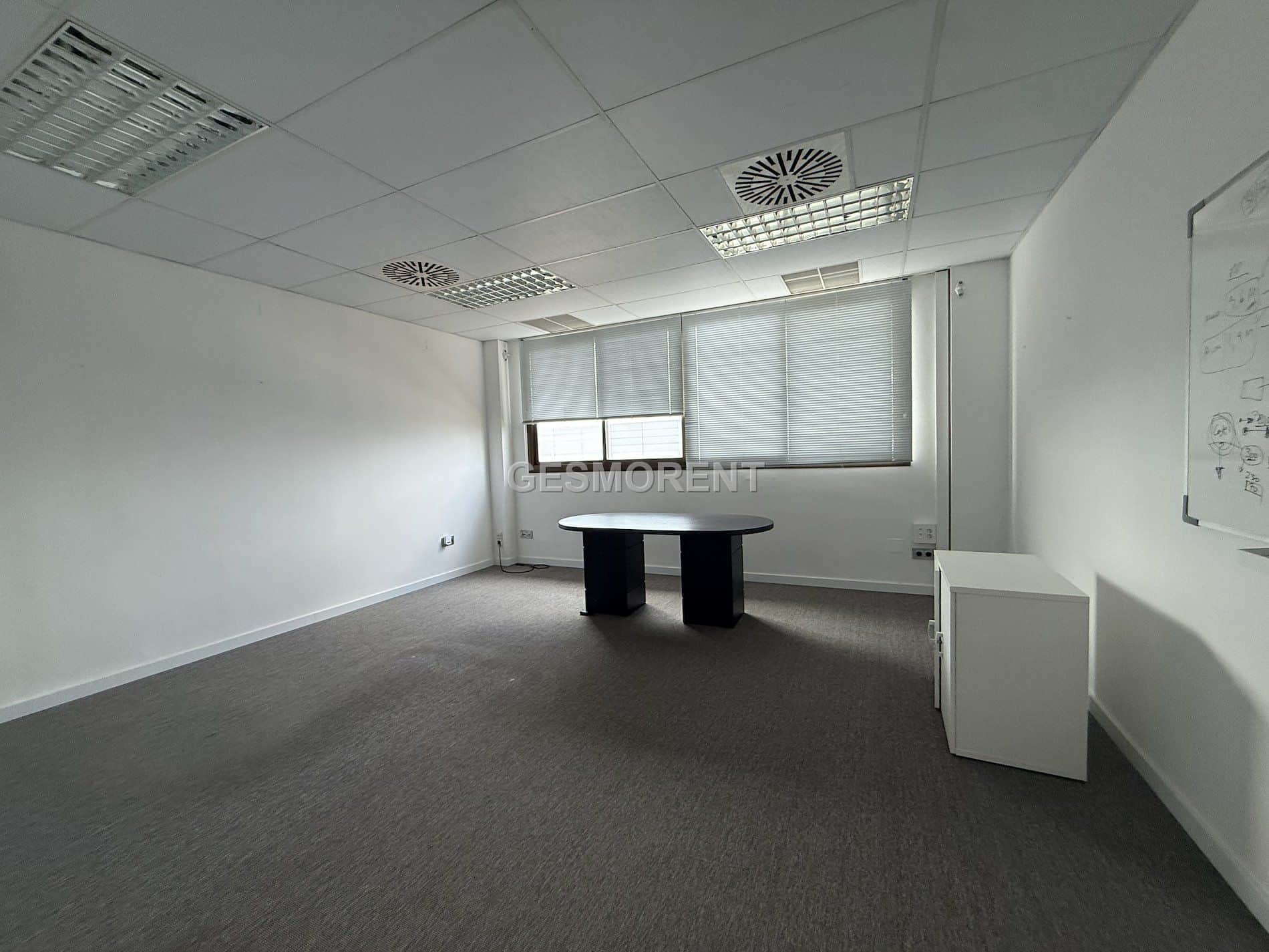 Oficina con múltiples despachos y sala de reuniones en Son Castelló - Foto 4