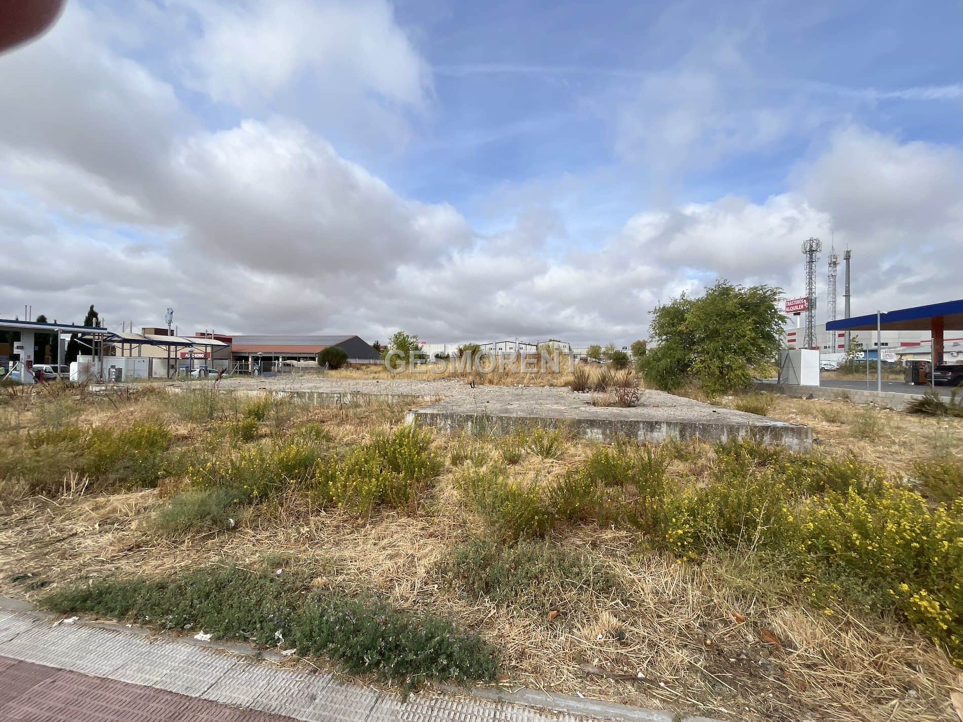CONJUNTO DE 2 SOLARES UNIDOS EN VENTA EN PARLA - Foto 1