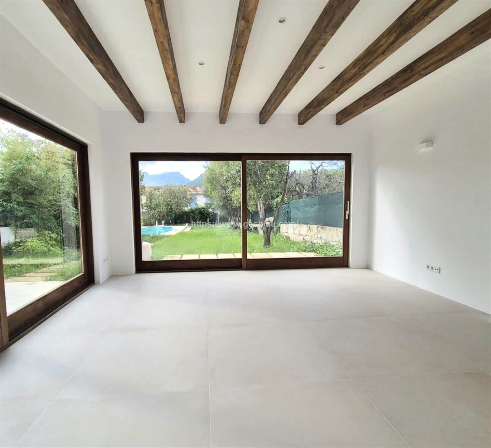 Espectacular casa con piscina reformada - Foto 2