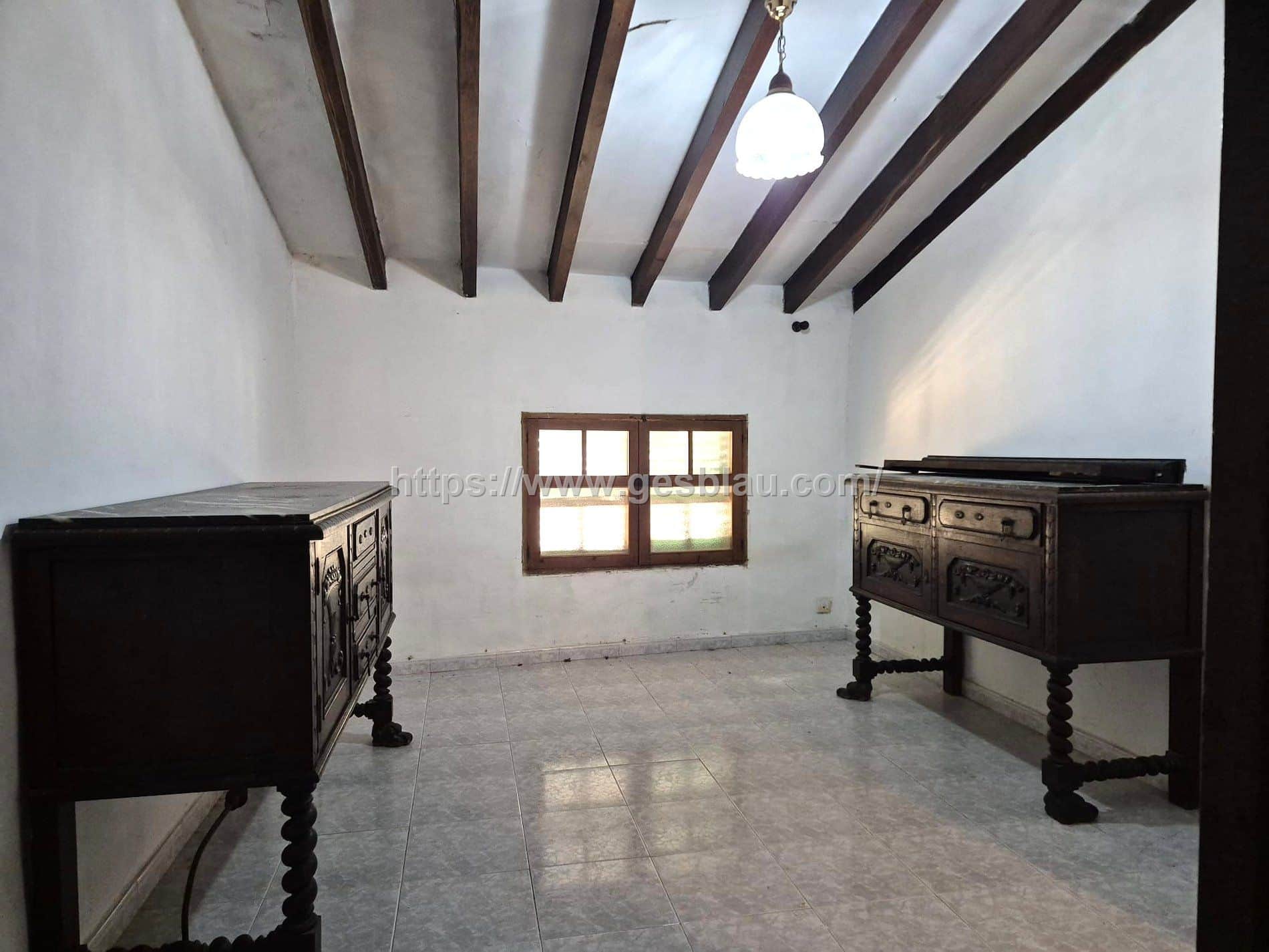 Primer piso (DÚPLEX) para reformar en un edificio solo de dos vecinos. - Foto 1
