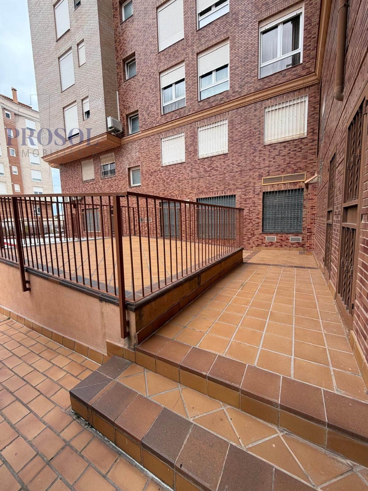 COCHERA en Calle JAUME ROIG - Foto 1