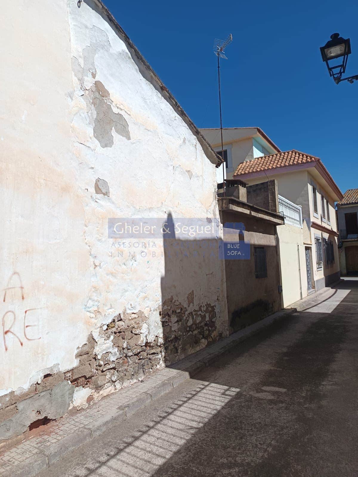 Casa de pueblo para demoler en un excelente solar esquinero - Foto 5