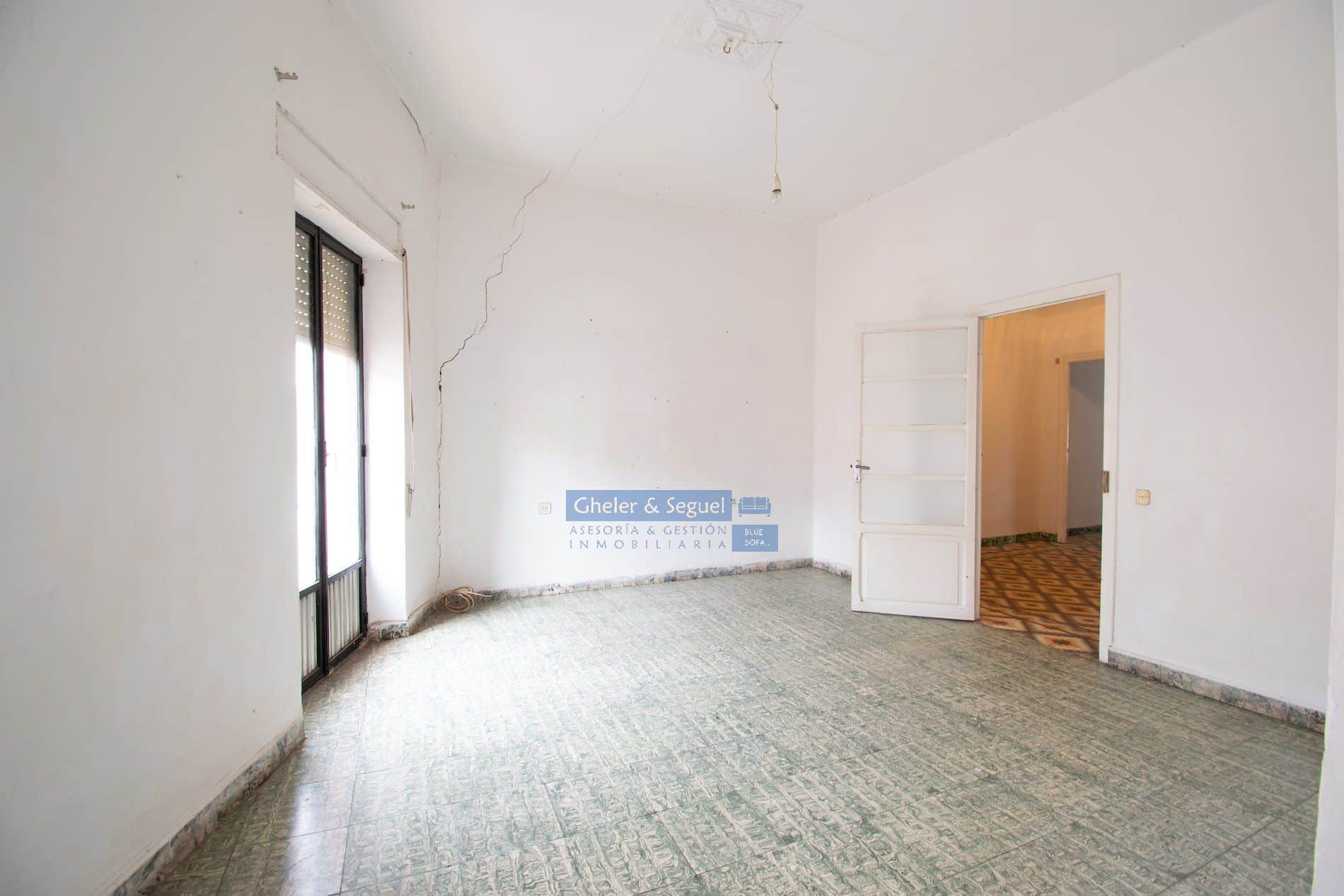 Casa de pueblo con patio y garaje - Foto 2