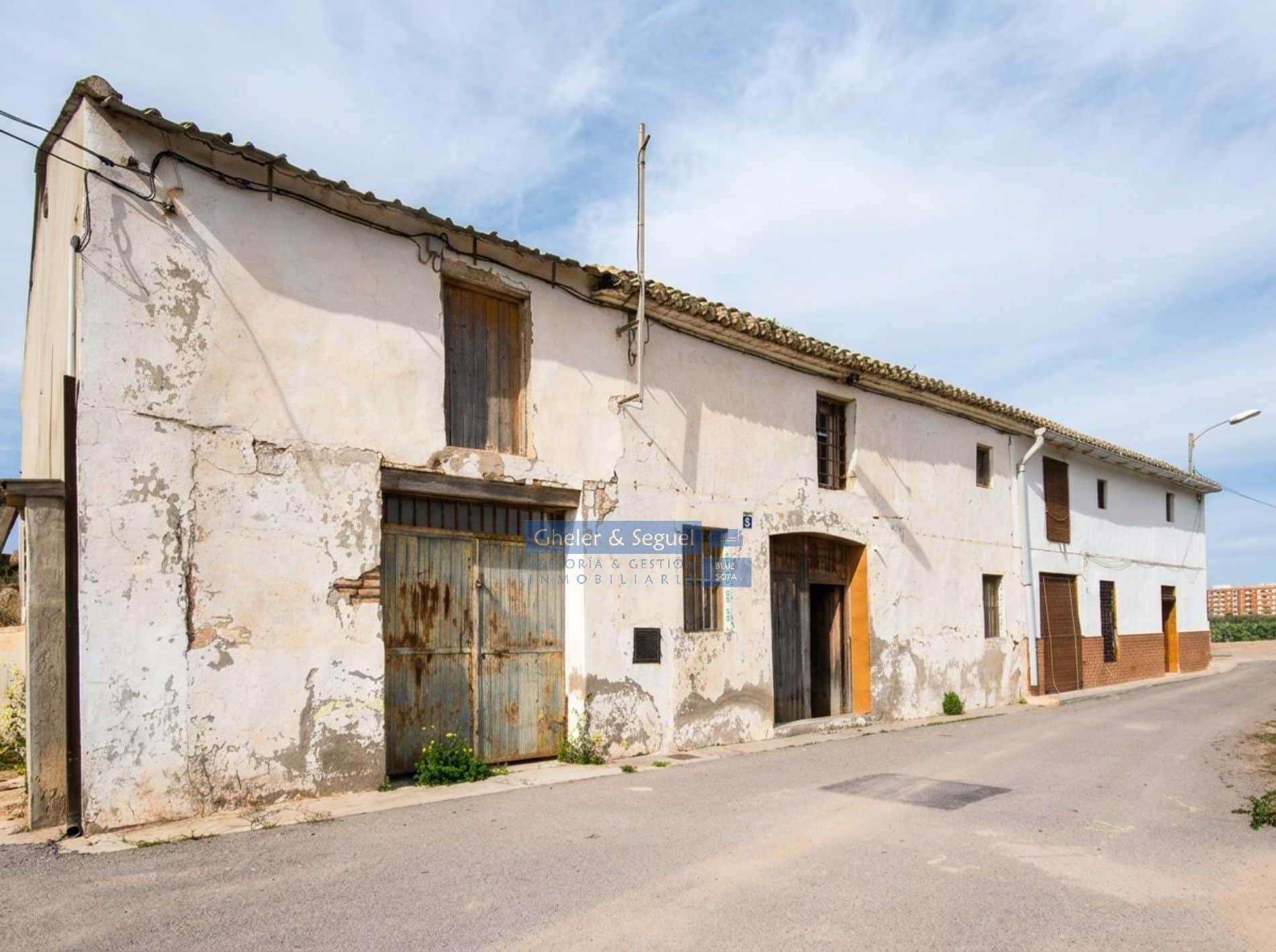 Casa-Masía con proyecto aprobado en Poble Nou - Foto 1