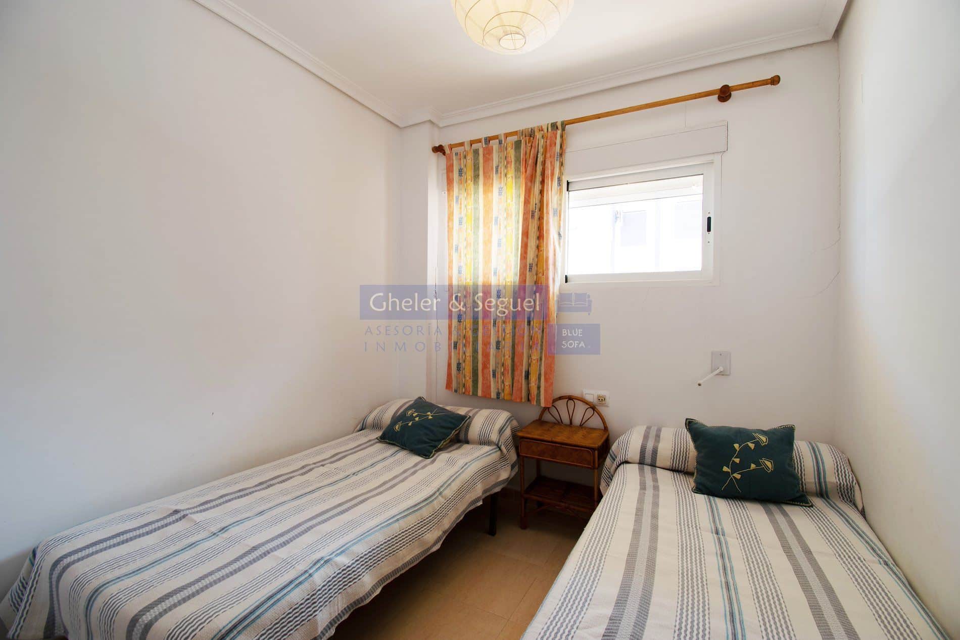 Apartamento con terraza, en zona tranquila a 5 minutos del mar - Foto 5