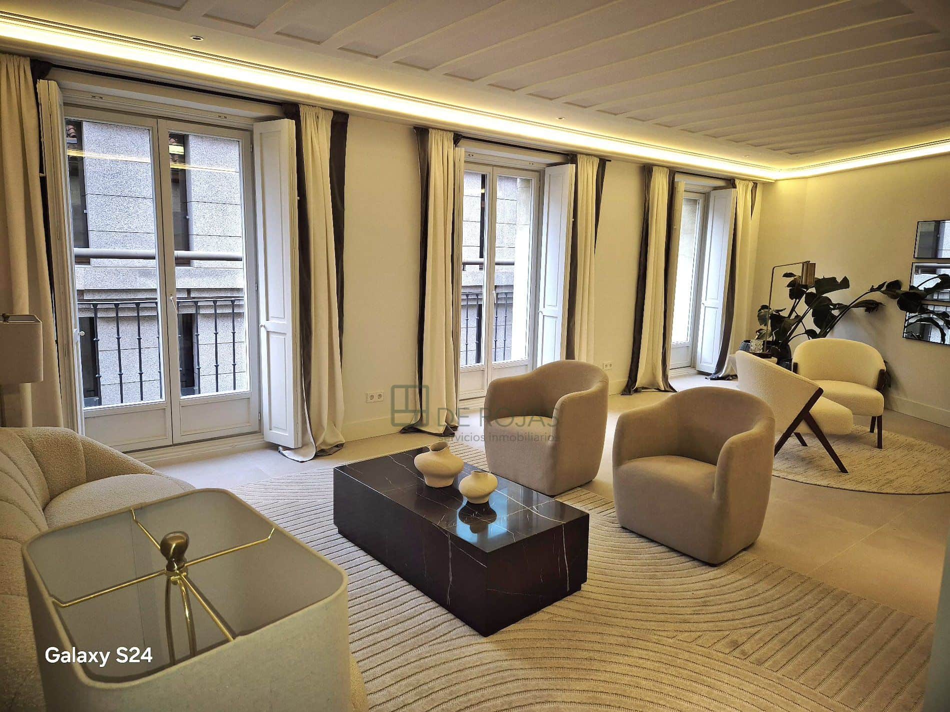 VIVIENDA EXTERIOR MUY LUMINOSA EN AUSTRIAS (PALACIO) - Foto 1