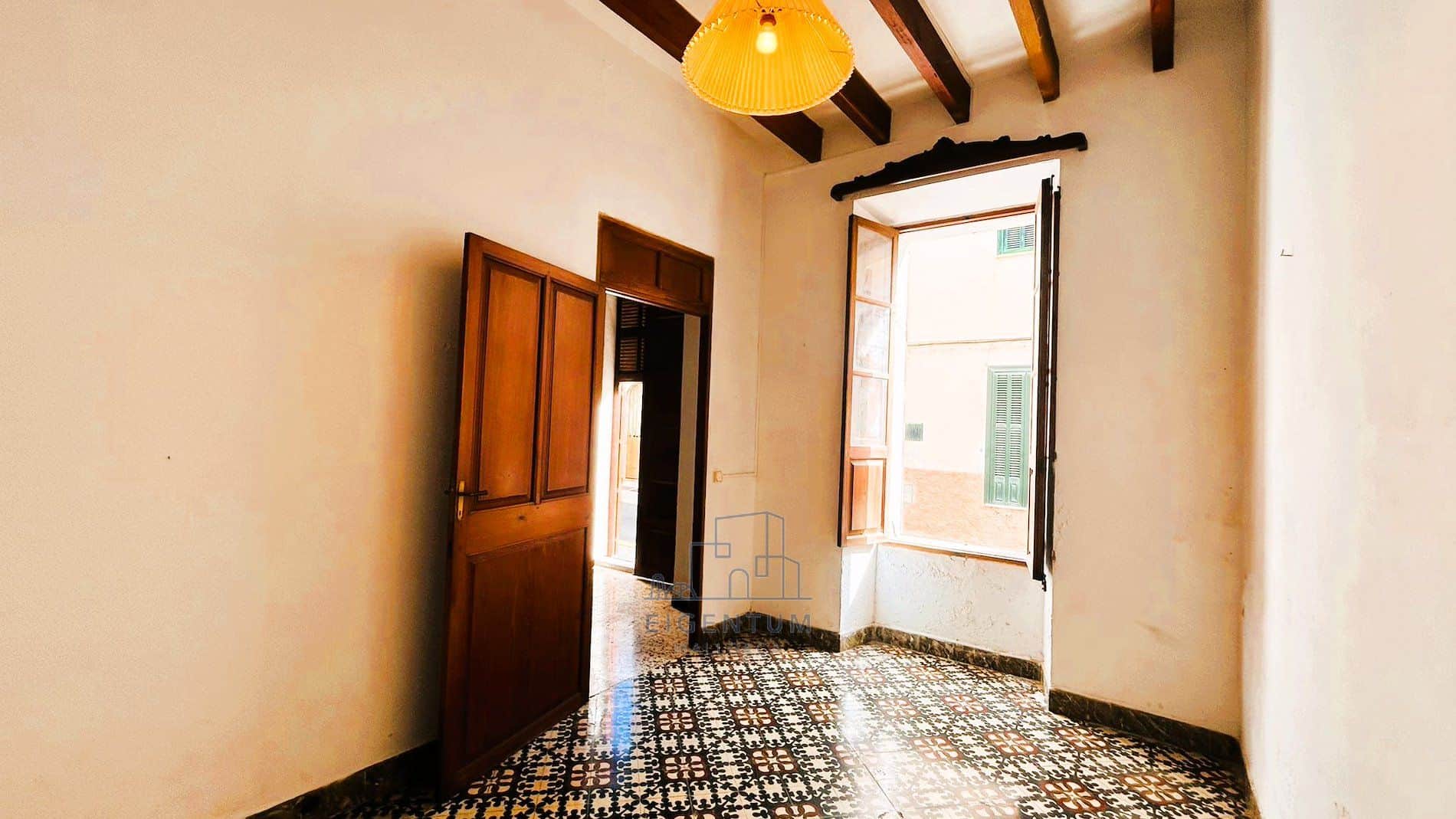 🏡 Auténtica casa de pueblo con gran potencial en Vilafranca de Bonany - Foto 3