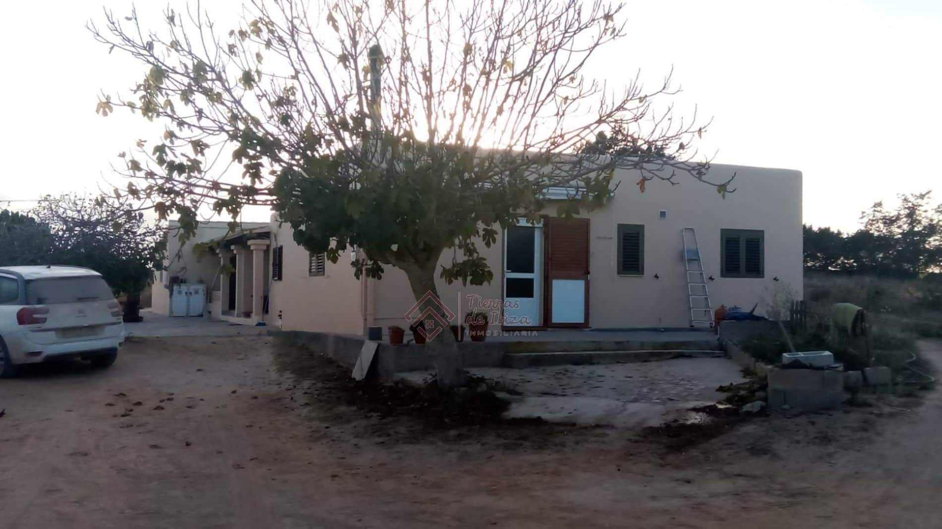 Finca Rústica con 2 Anexos y Parcela en Formentera - Foto 1