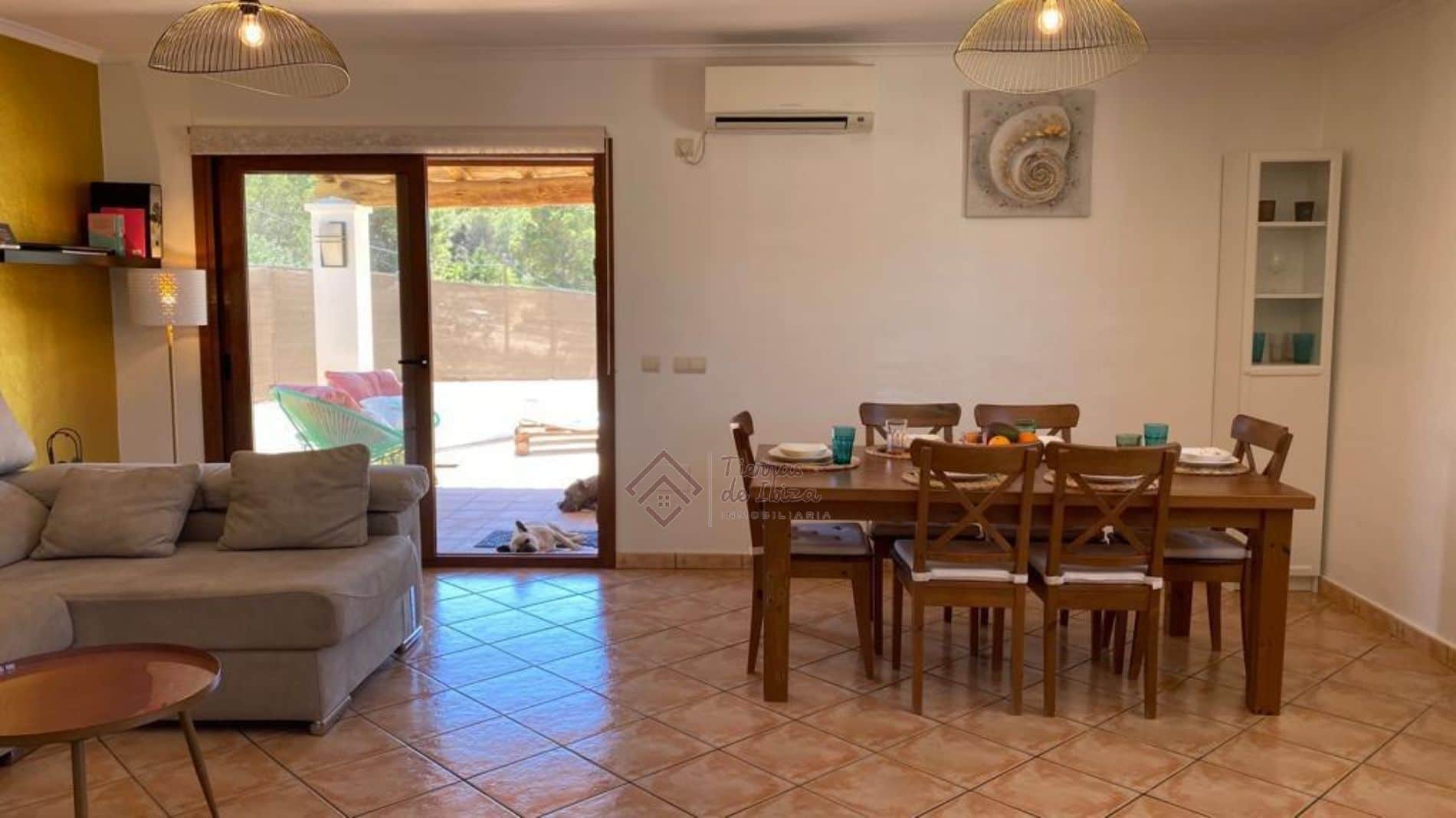 Chalet con Piscina, Trastero y Garajes en Santa Eulalia - Foto 2