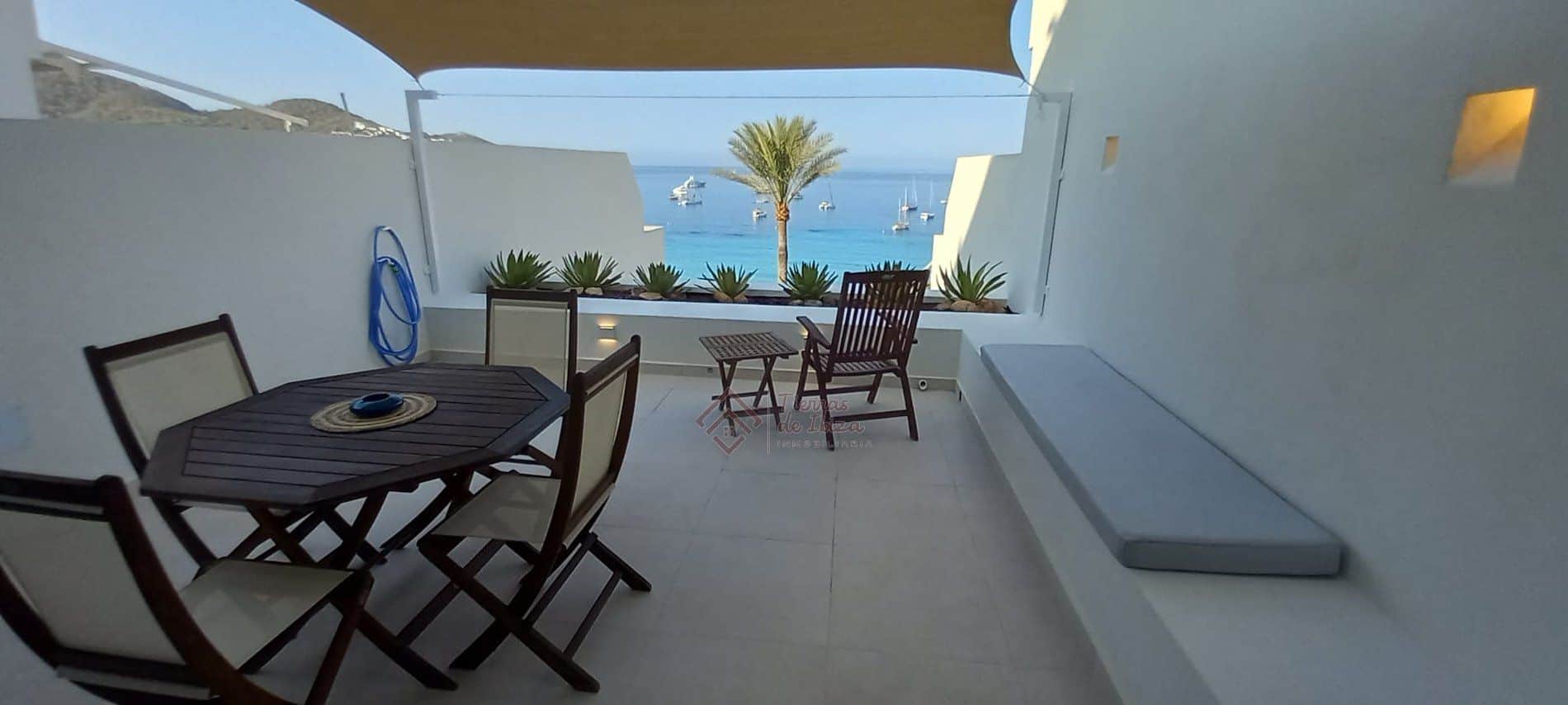 Apartamento en primera línea de mar en Cala Vadella - Foto 1