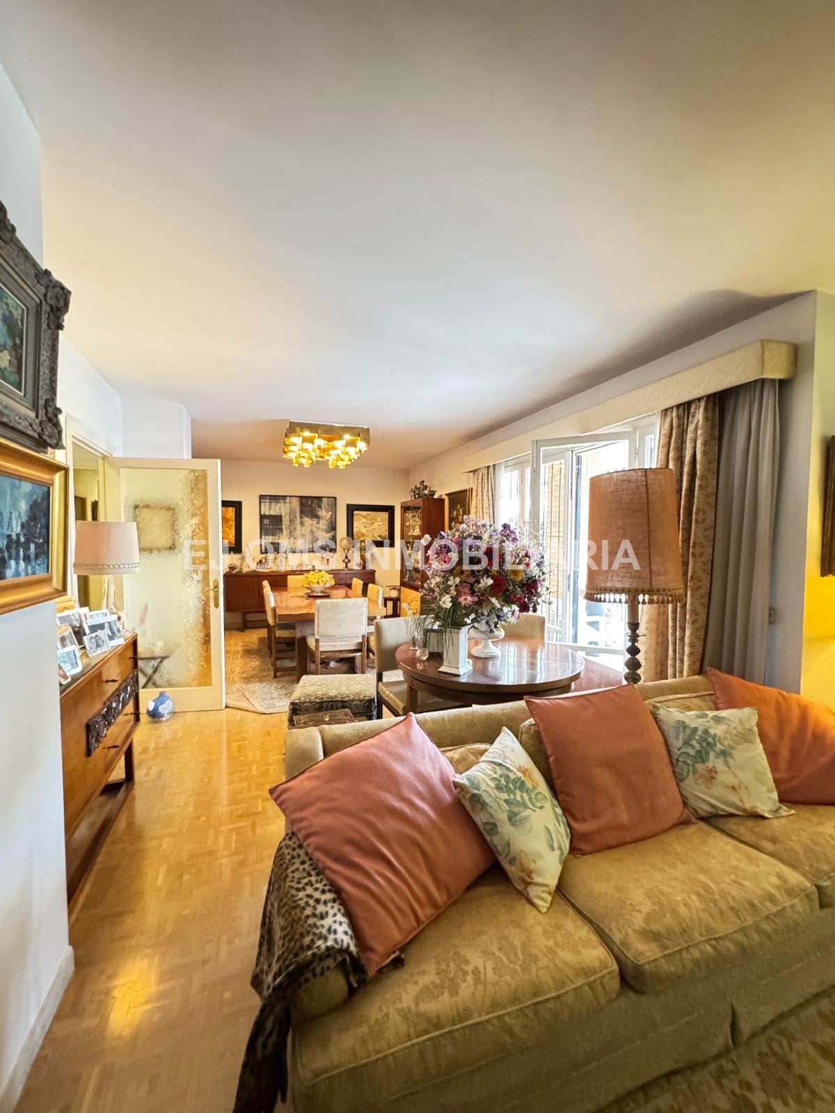 EN VENTA EXCLUSIVA VIVIENDA, ZONA RESIDENCIAL DE PRESTIGIO-240m2  DE CONFORT Y ELEGANCIA. Ubicación privilegiada - Foto 1