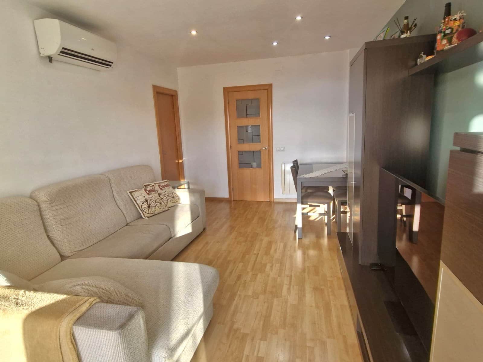 PISO DE 4 HABITACIONES EN SANT BOI DE LLOBREGAT. - Foto 3