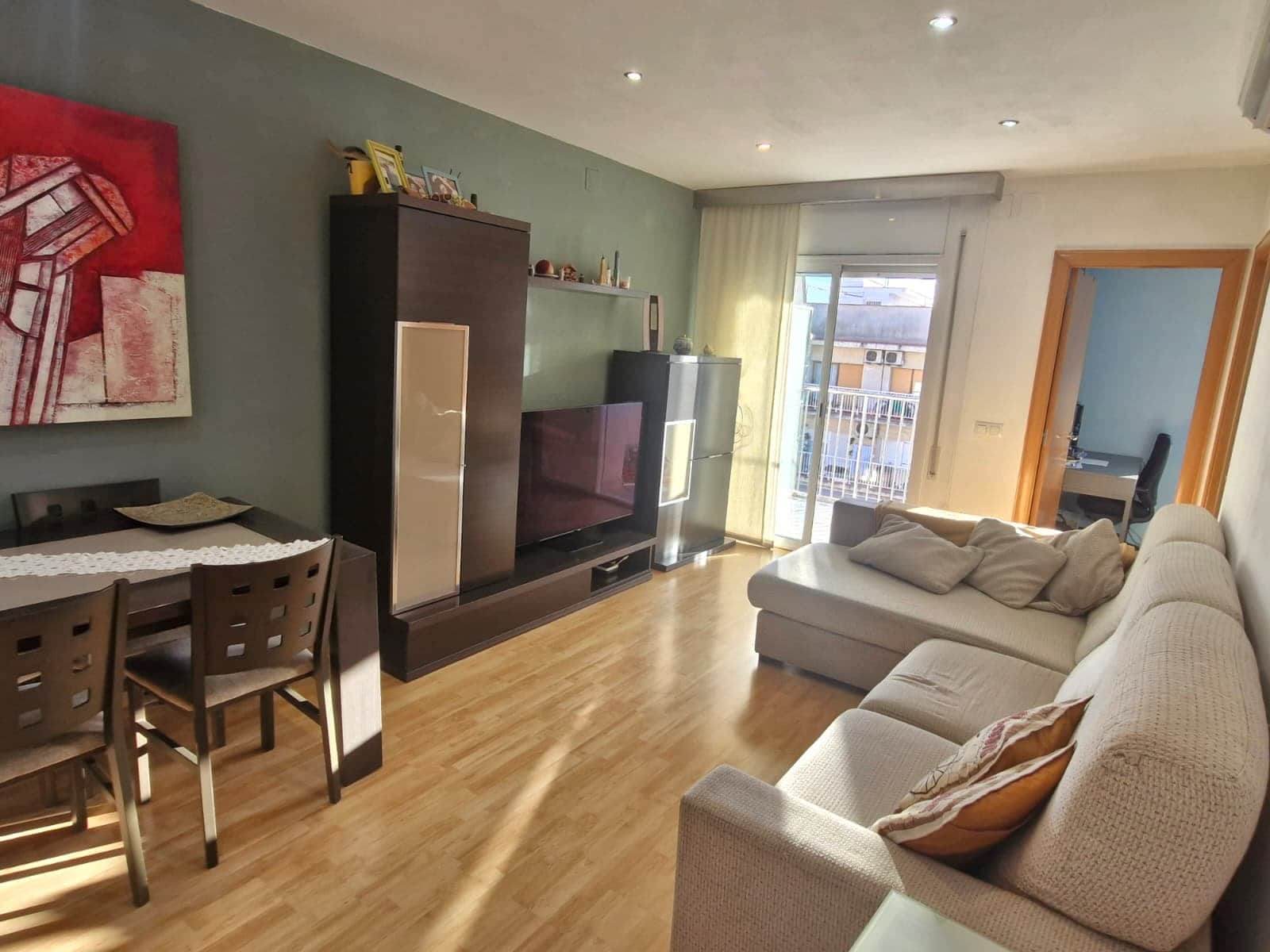 PISO DE 4 HABITACIONES EN SANT BOI DE LLOBREGAT. - Foto 1