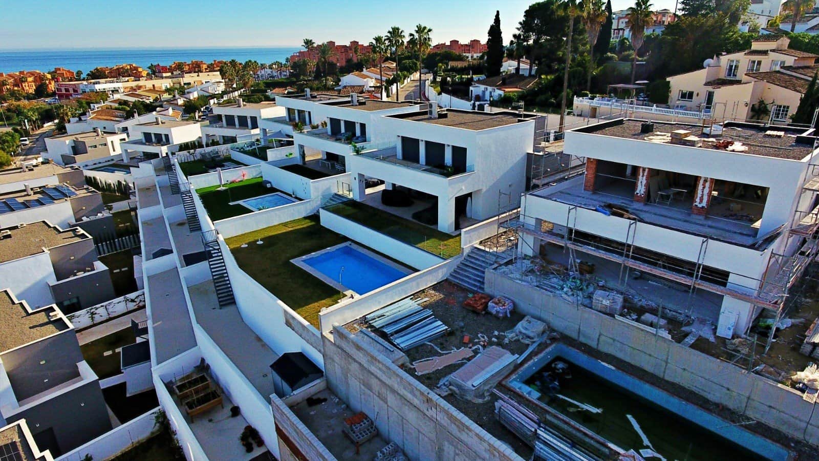 Exclusividad, Diseño y Vistas al Mar en La Duquesa.- - Foto 4