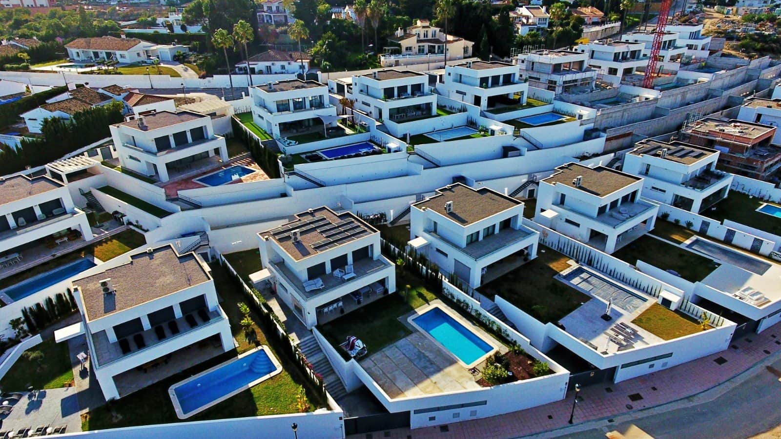 Exclusividad, Diseño y Vistas al Mar en La Duquesa.- - Foto 1