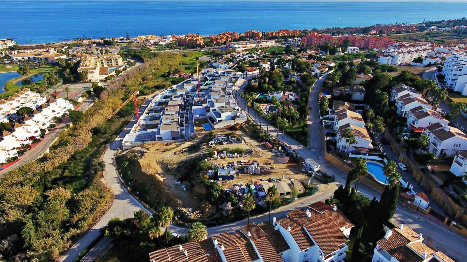 Exclusividad, Diseño y Vistas al Mar en La Duquesa.- - Foto 3