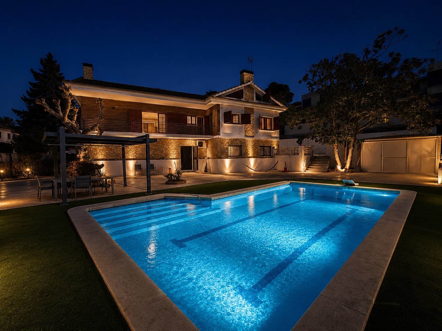 Exclusiva villa en Tiana con vistas al mar, jardín y piscina - Foto 1