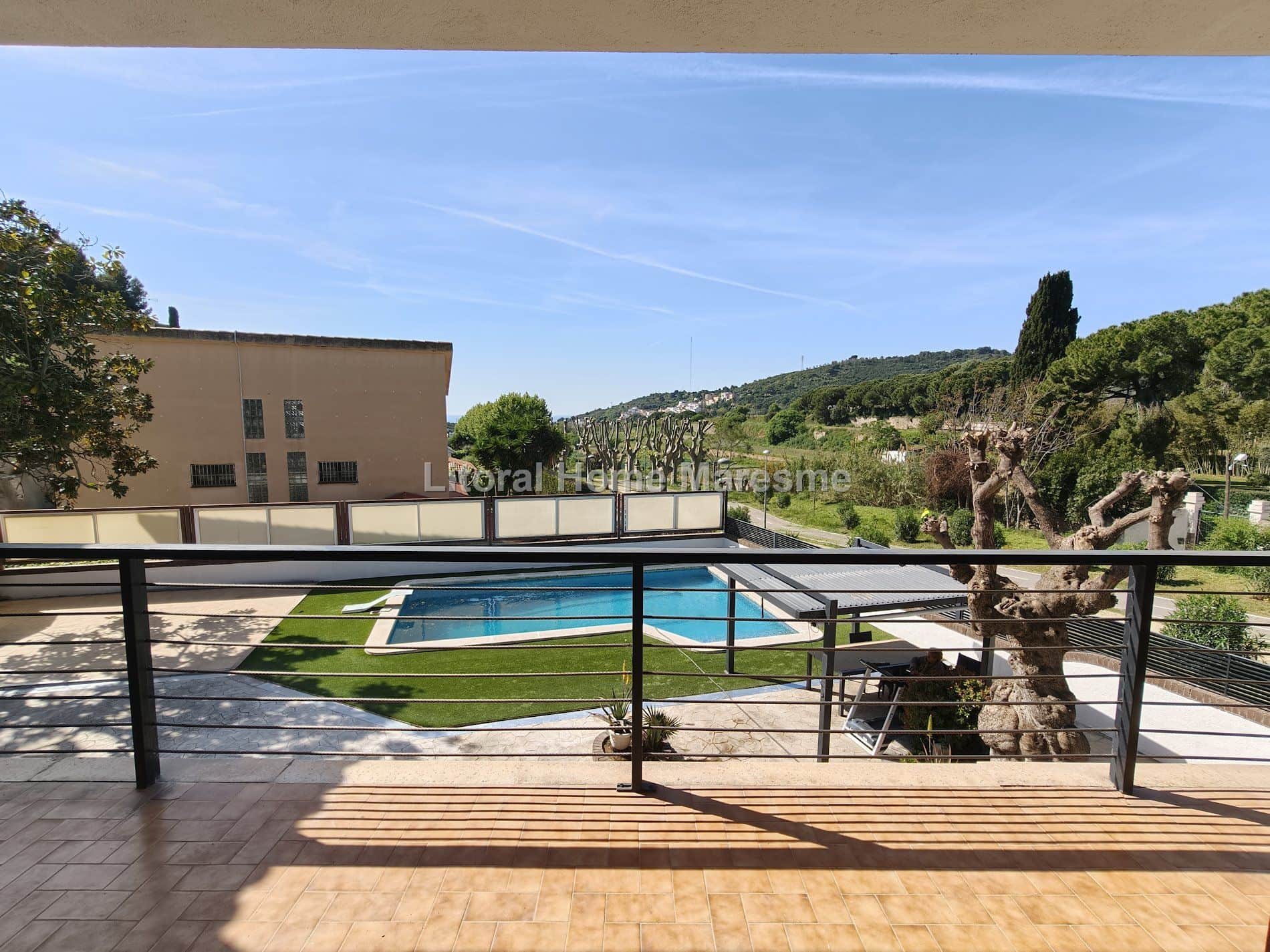 Exclusiva villa en Tiana con vistas al mar, jardín y piscina - Foto 3
