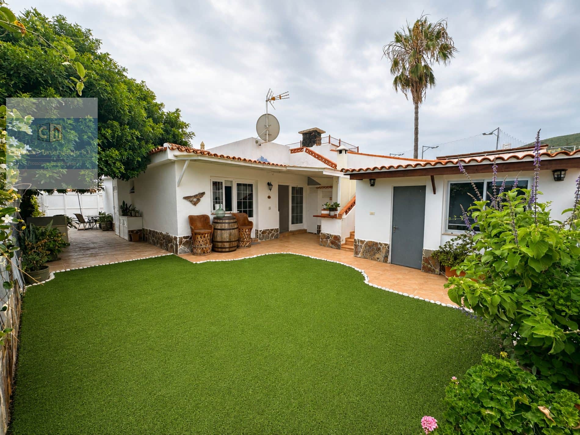 Casa pareada tipo bungalow con jardín, garaje y terraza con vistas al mar en Puerto de la Cruz - Foto 1