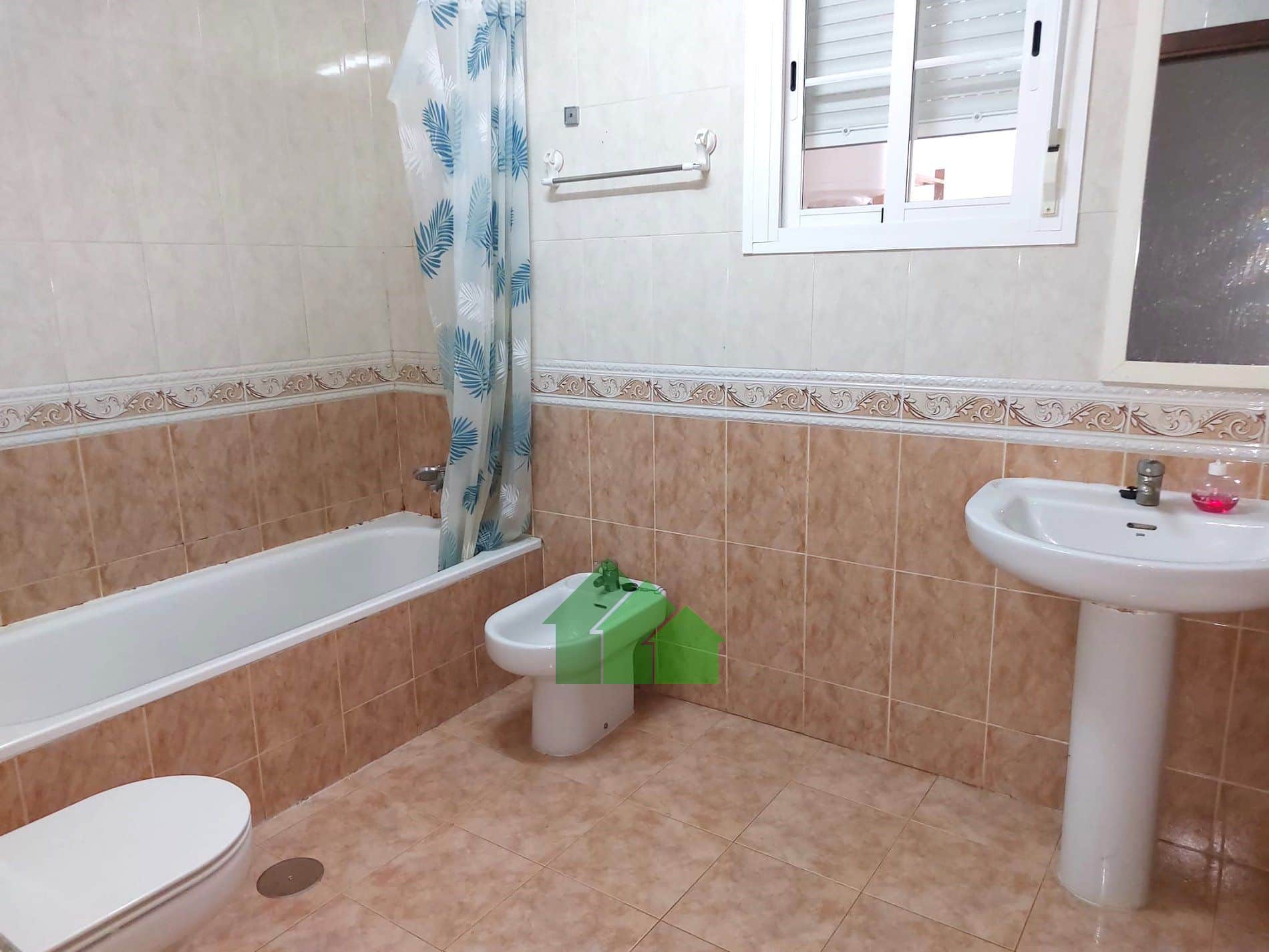 P-718: VENTA DE BONITO PISO AMUEBLADO CON ASCENSOR Y PLAZA DE GARAJE. MONTIJO. - Foto 4