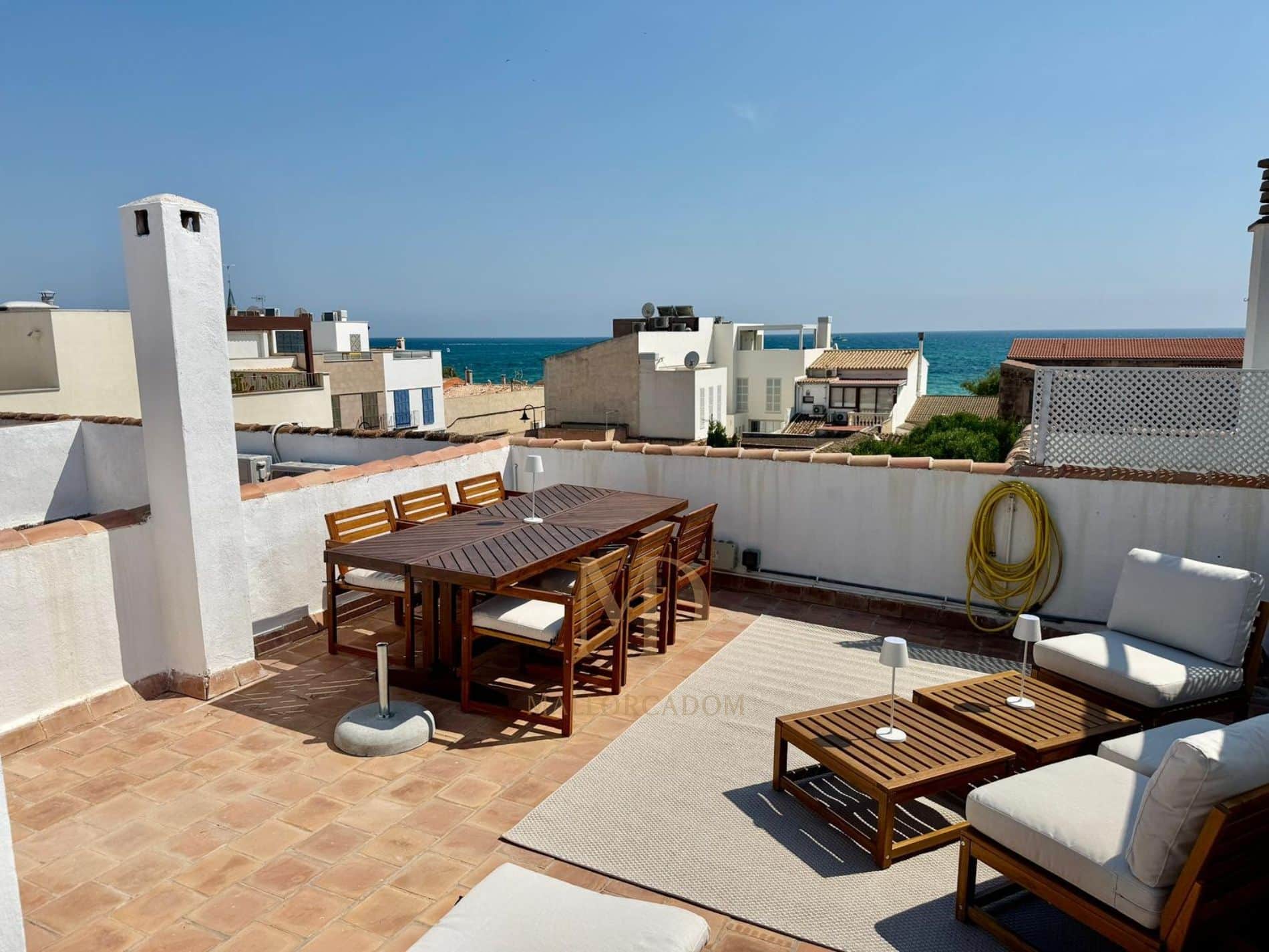 ¡Chalet pareado en El Molinar, a 50 metros del mar, con terraza solárium! - Foto 4