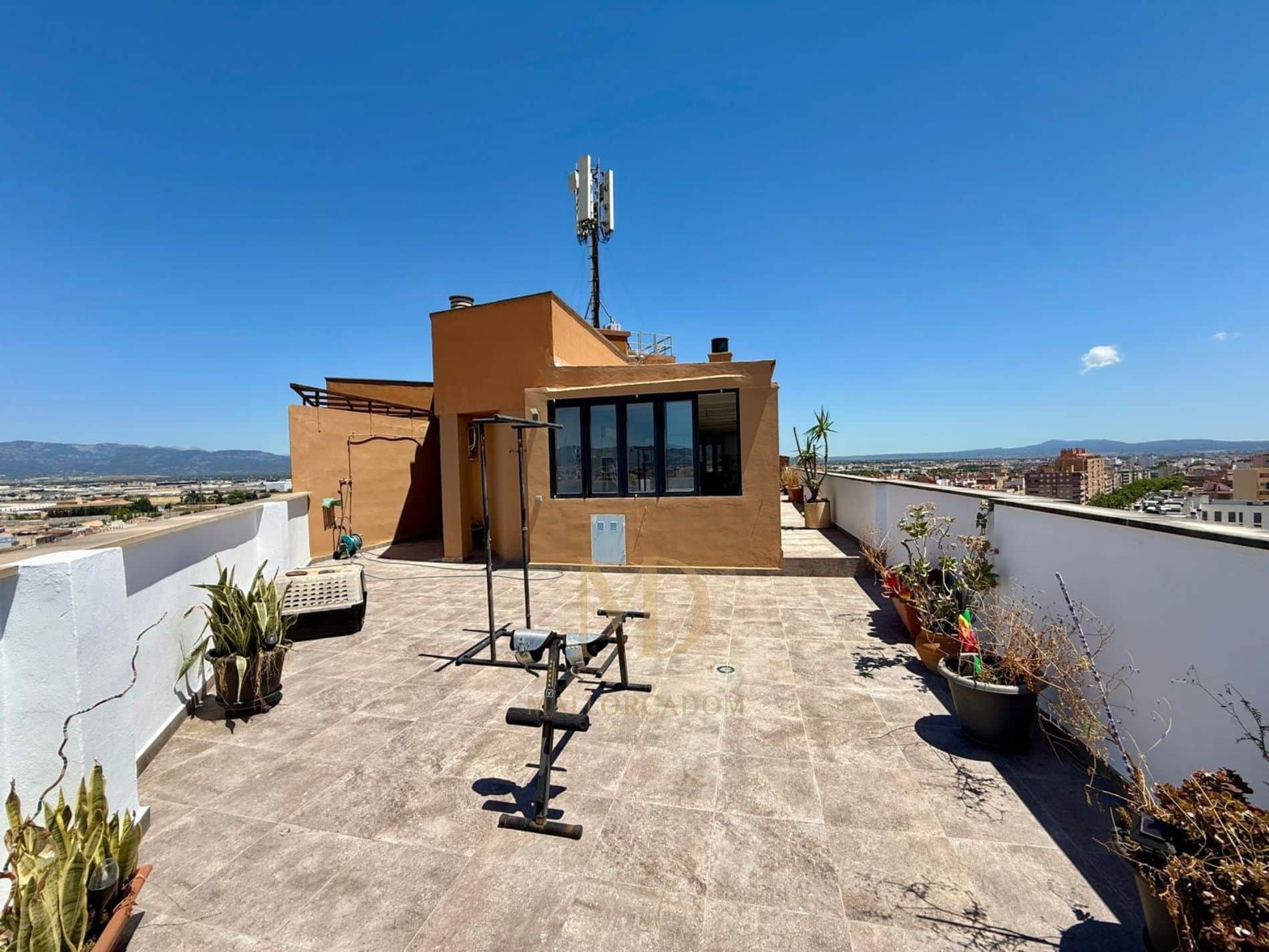 Espectacular ático con gran terraza en planta, vistas despejadas y garaje en Amanecer - Foto 3