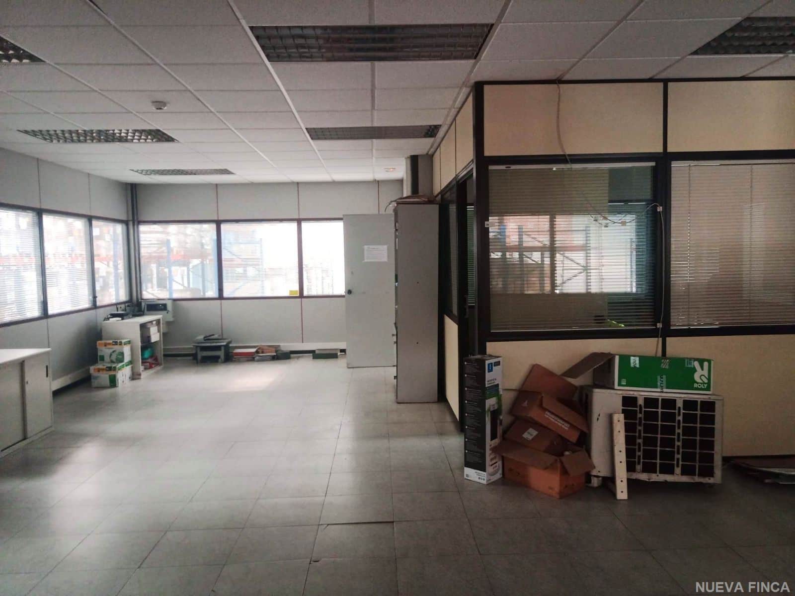 Naves Industriales en el Polígono de Villalonquejar en Venta. - Foto 4
