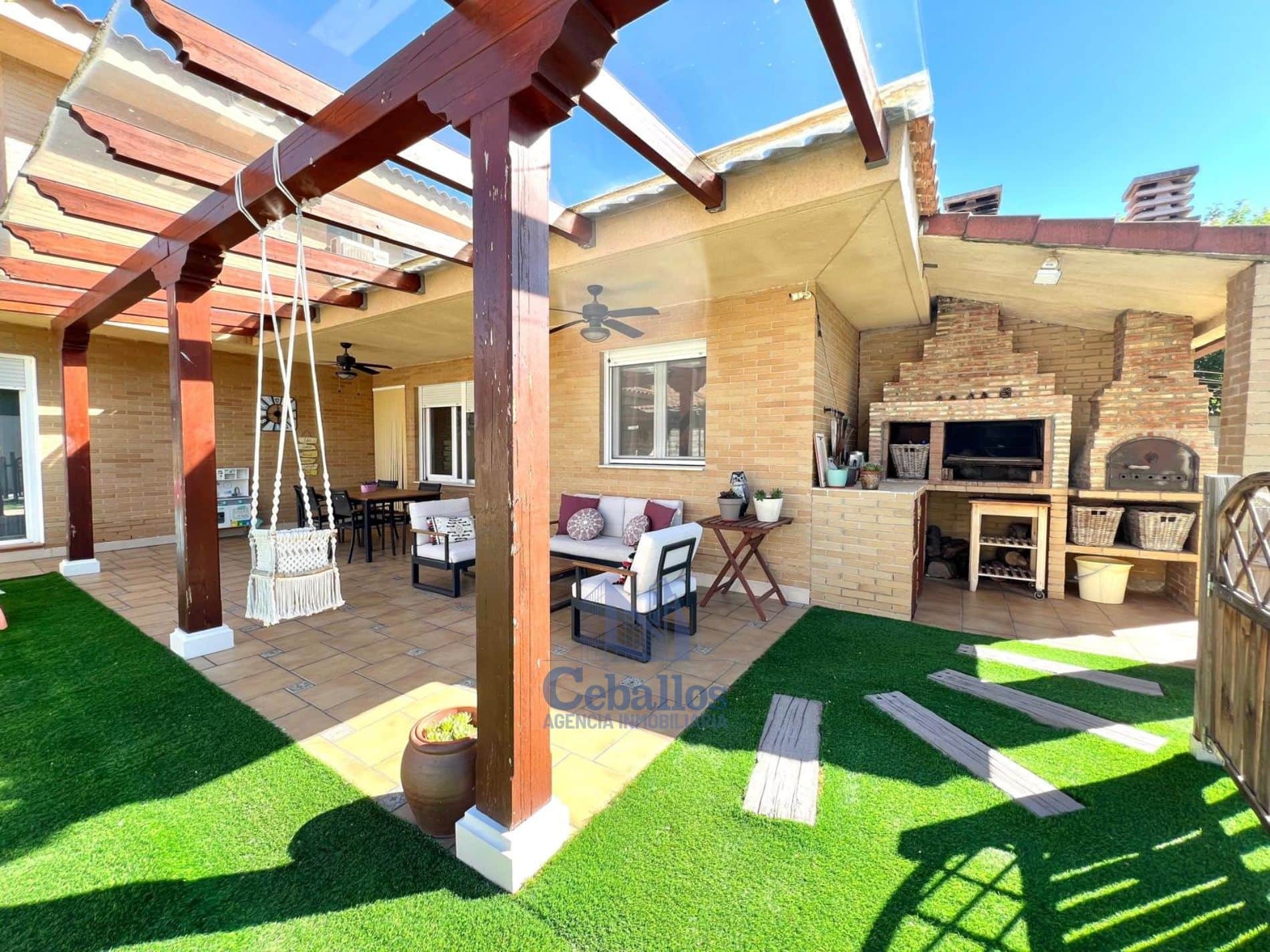 VIVIENDA INDEPENDIENTE CON PISCINA Y PARCELA DE 500 m² EN CABANILLAS DEL CAMPO - Foto 5