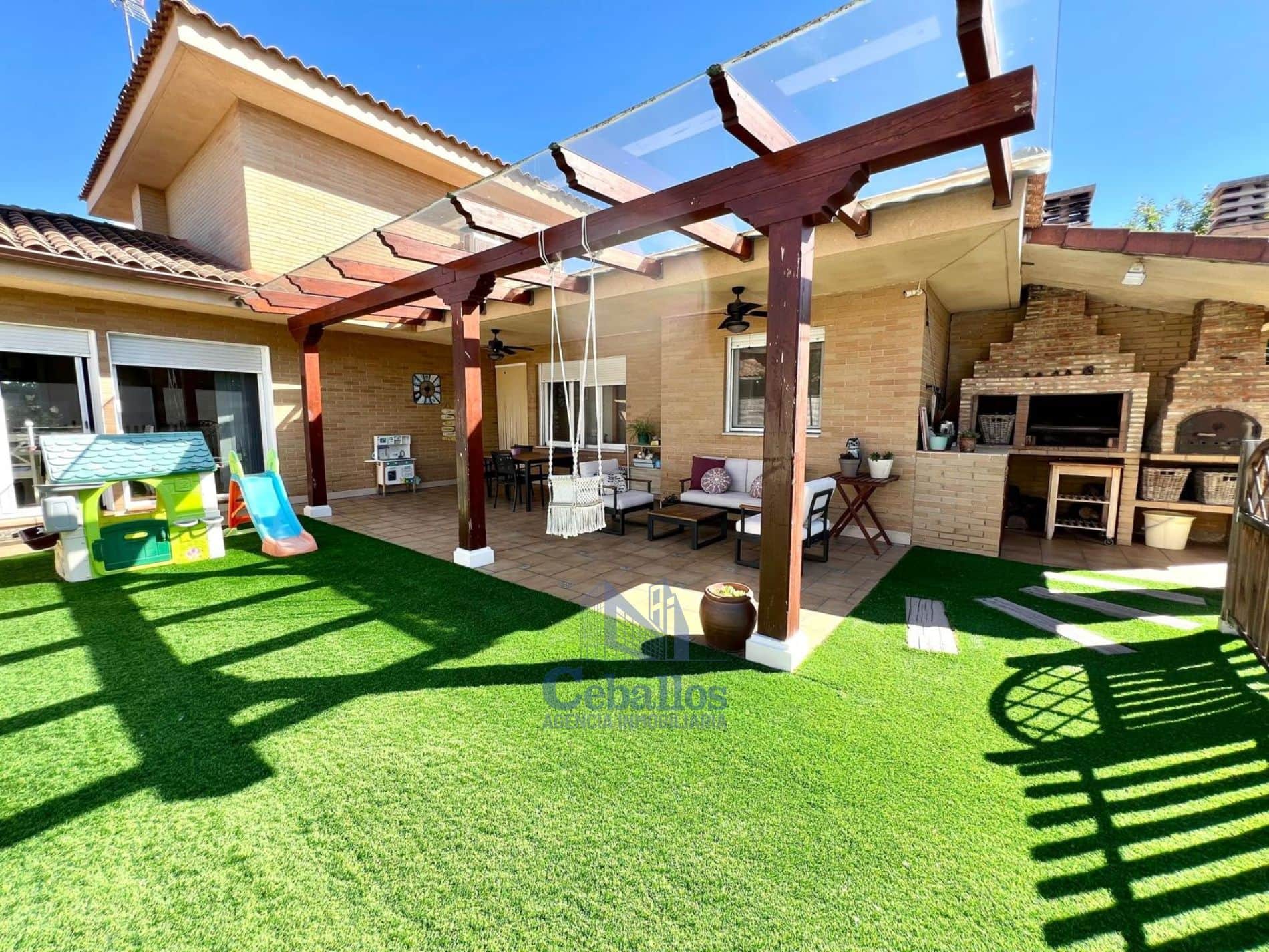 VIVIENDA INDEPENDIENTE CON PISCINA Y PARCELA DE 500 m² EN CABANILLAS DEL CAMPO - Foto 3