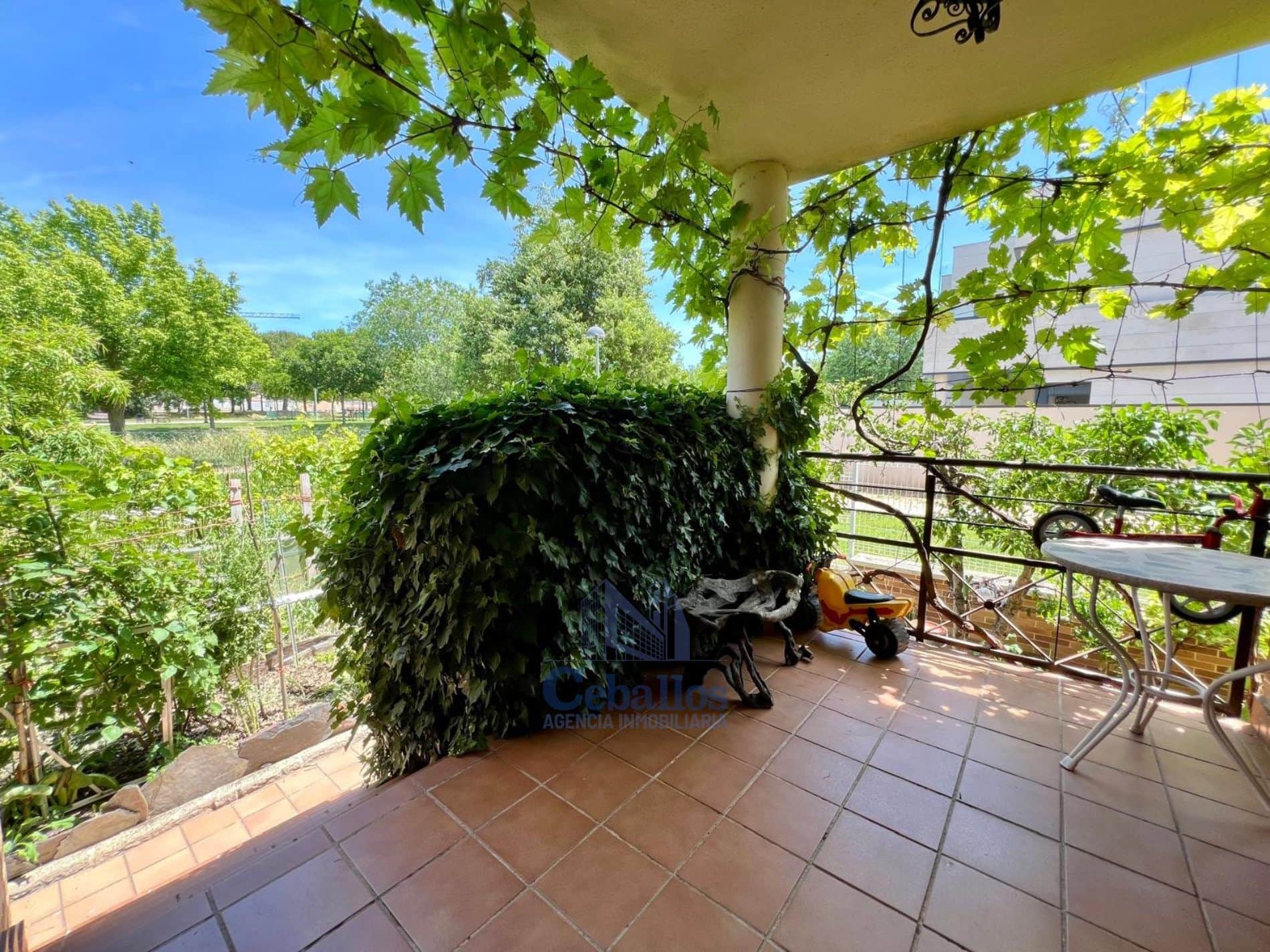 Magnífica vivienda unifamiliar situada en una de las zonas más cómodas y demandadas de Guadalajara - Foto 4