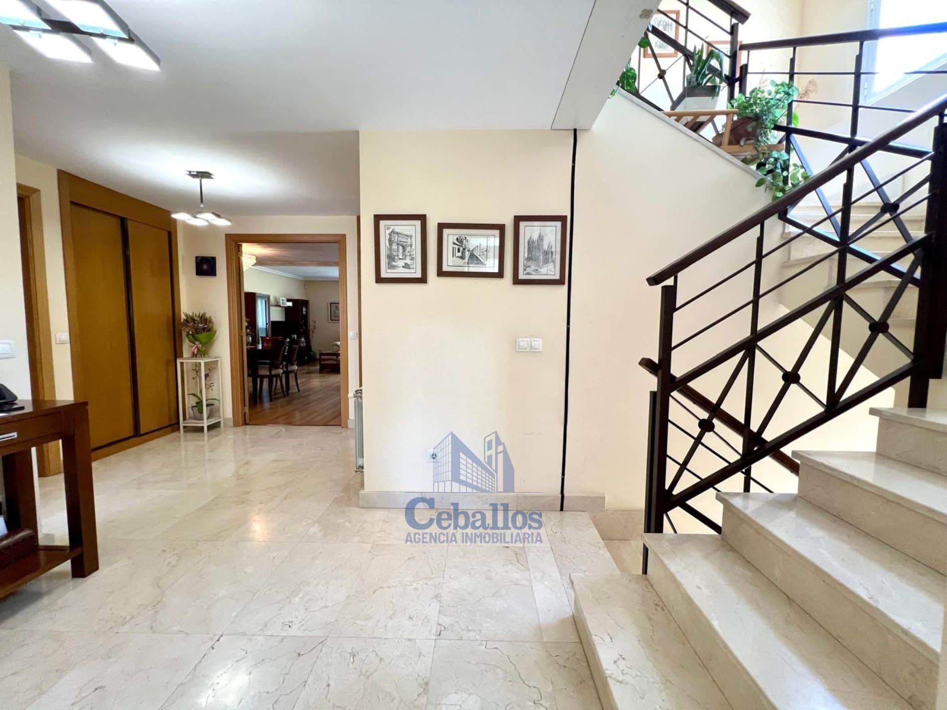 Magnífica vivienda unifamiliar situada en una de las zonas más cómodas y demandadas de Guadalajara - Foto 5