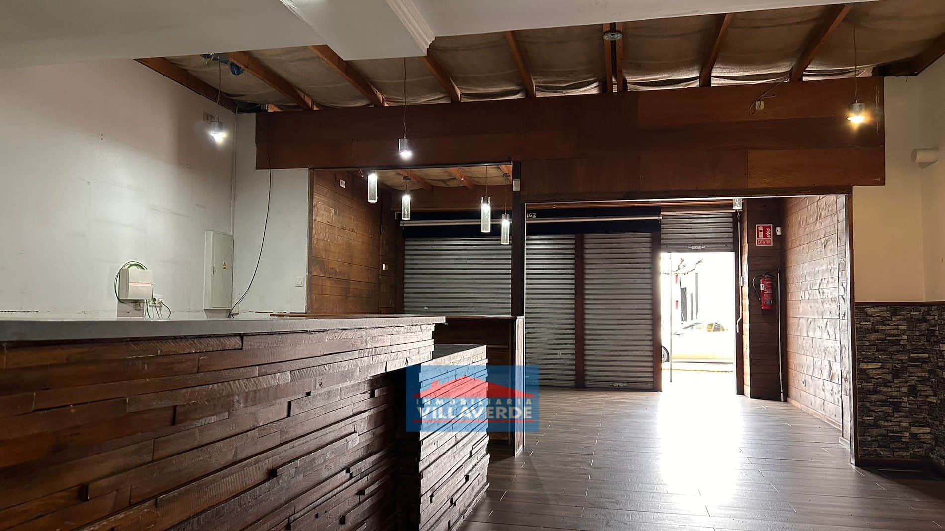 LOCAL COMERCIAL EN ALQUILER EN PRIMERA LÍNEA - Foto 4