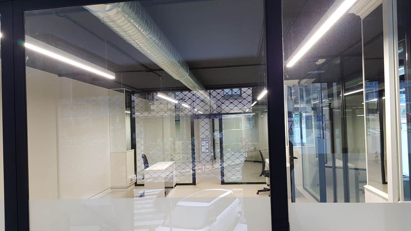 MAGNIFICA OFICINA DE 300 M2 TOTALMENTE REFORMADA EN CANGAS DE MORRAZO - Foto 5