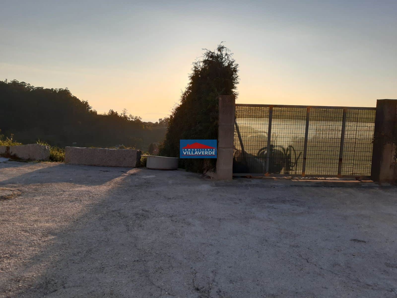 FINCA EDIFICABLE EN MOGOR CON VISTAS AL MAR - Foto 3