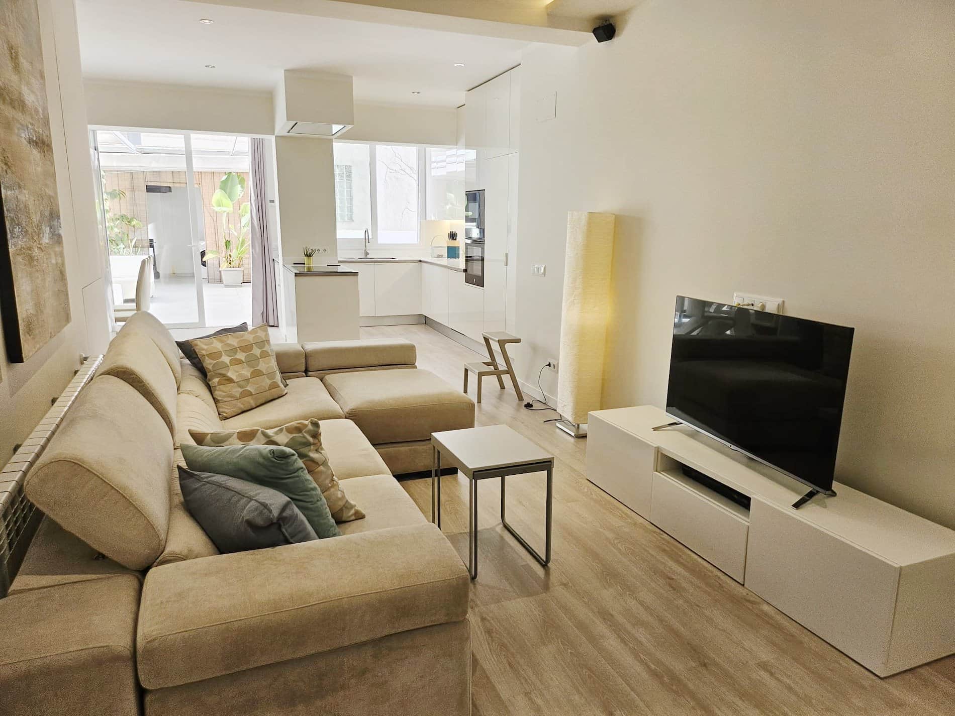 AMPLIO PISO CON TERRAZA EN ZONA FONERS - Foto 4