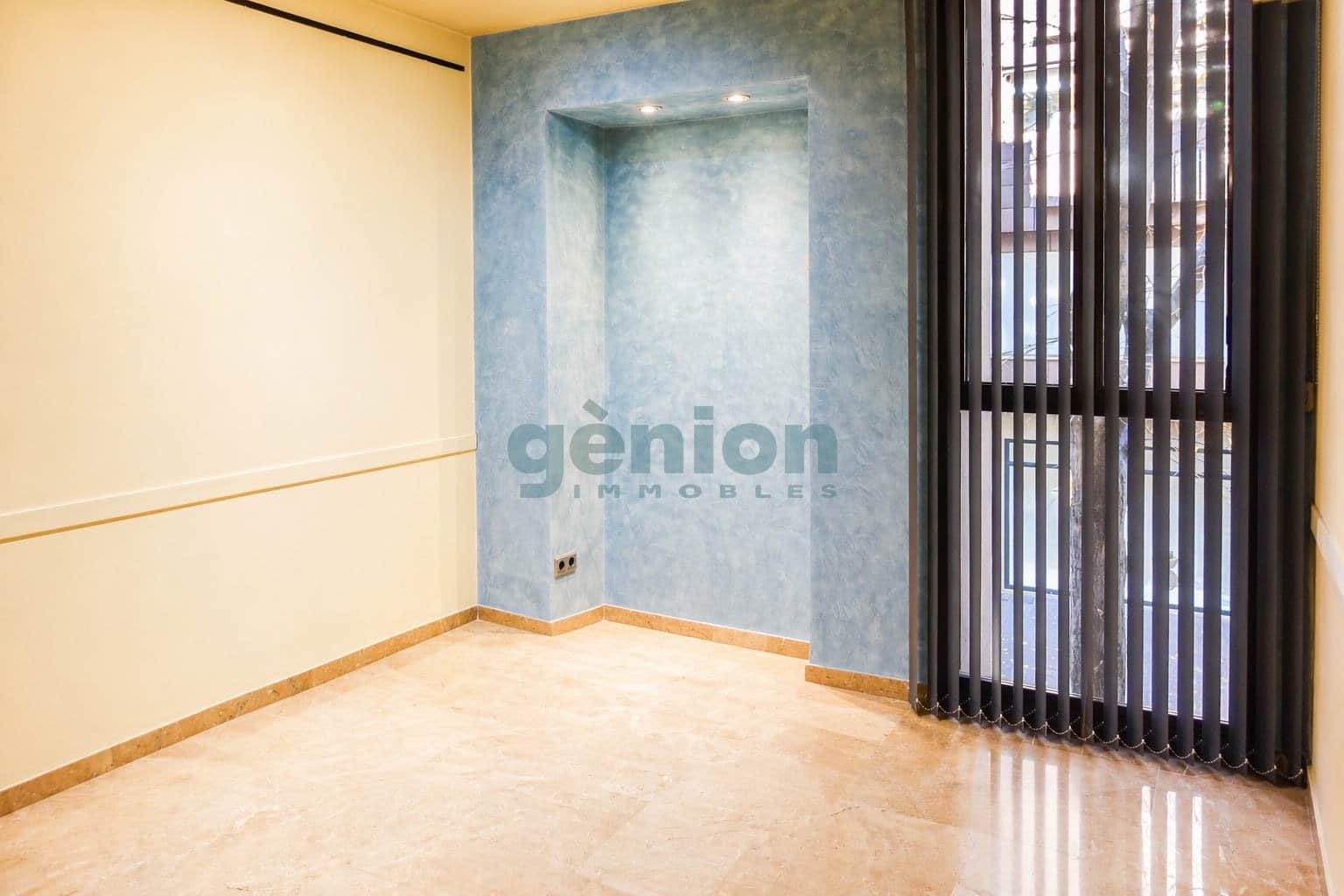 PISO ESQUINERO DE TRES HABITACIONES DOBLES, EN PLENO CENTRO DE GIRONA - Foto 4