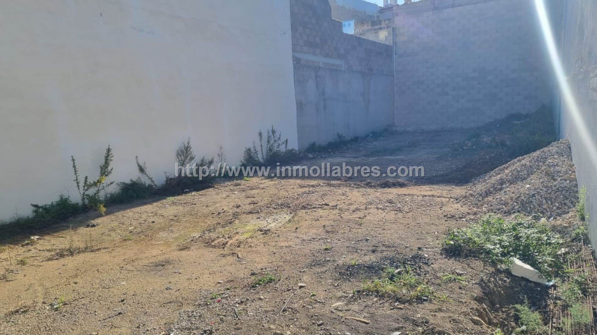 SOLAR URBANO EDIFICABLE EN EL PUEBLO DE MARIA DE LA SALUD - Foto 2