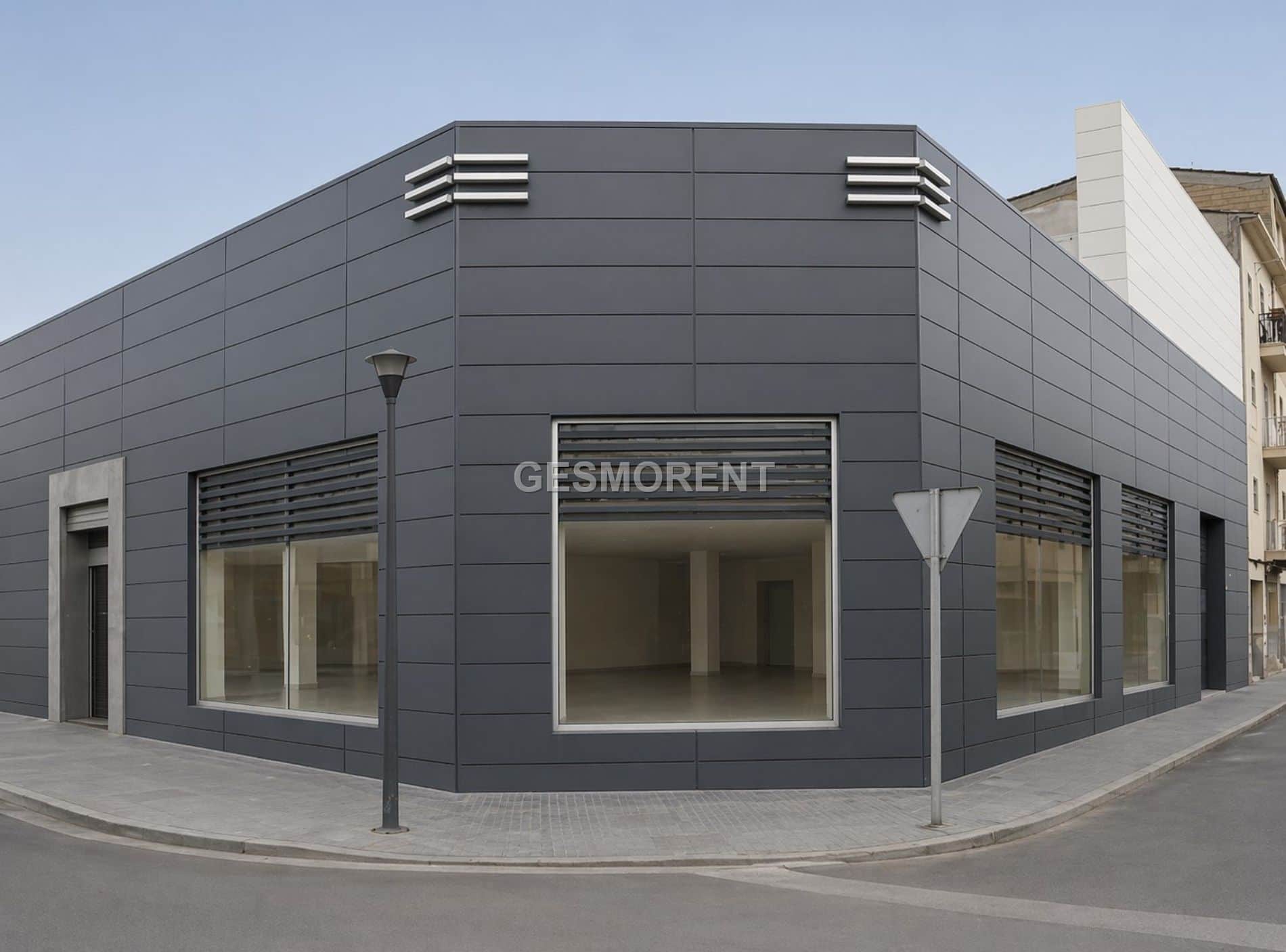CONJUNTO DE LOCALES EN ALQUILER EN MANACOR - Foto 1