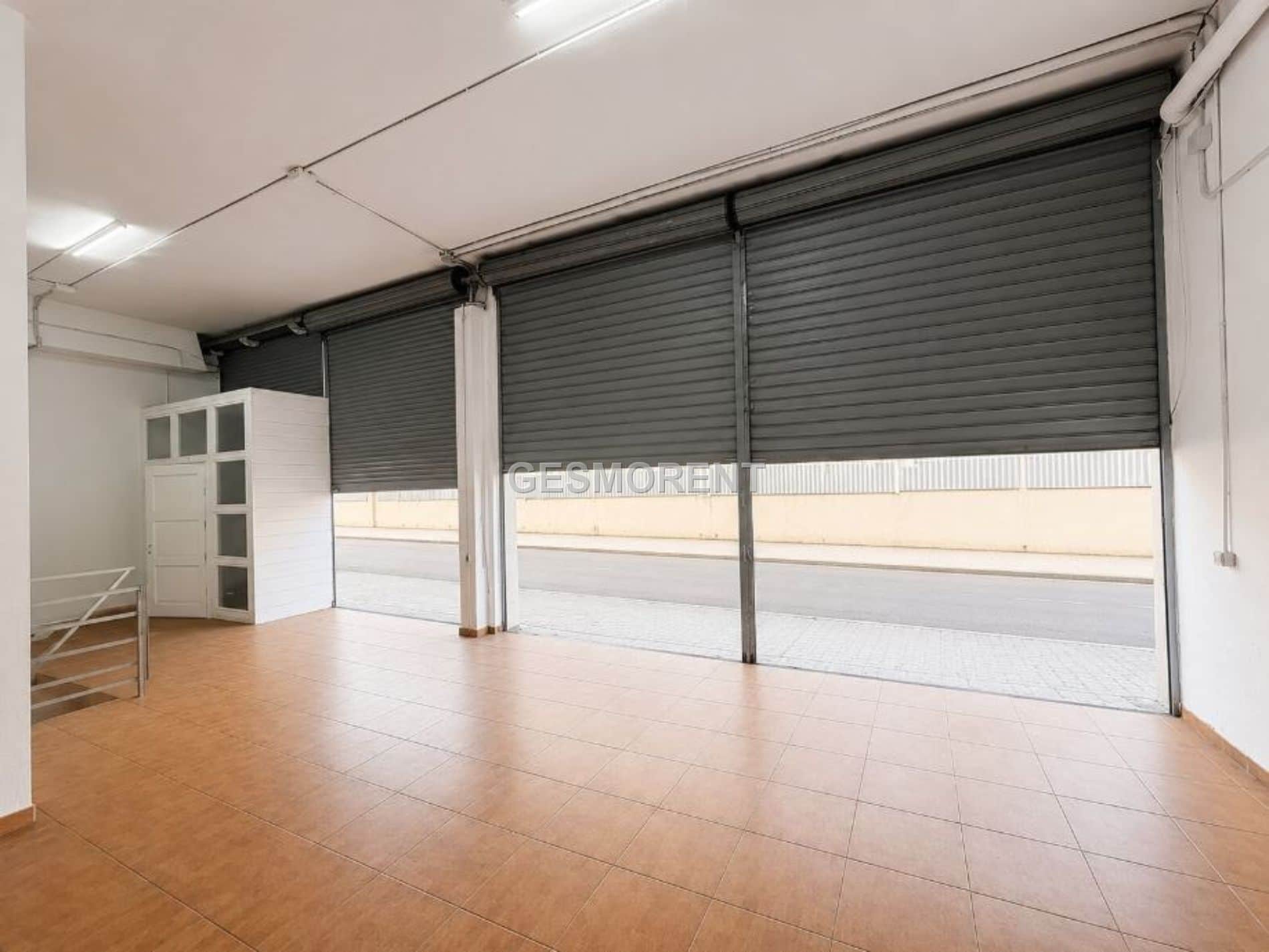 LOCAL COMERCIAL EN VENTA CON GRAN FACHADA Y PLANTA SÓTANO EN PALMA - Foto 3