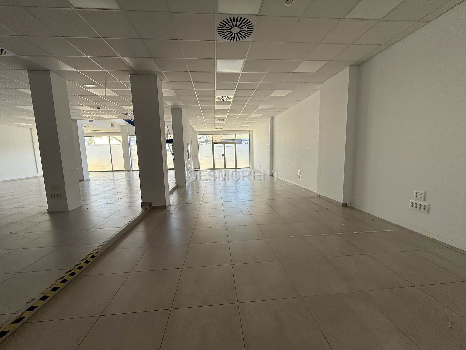 LOCAL COMERCIAL EN ALQUILER EN EL POLIGONO SON CASTELLO - Foto 1