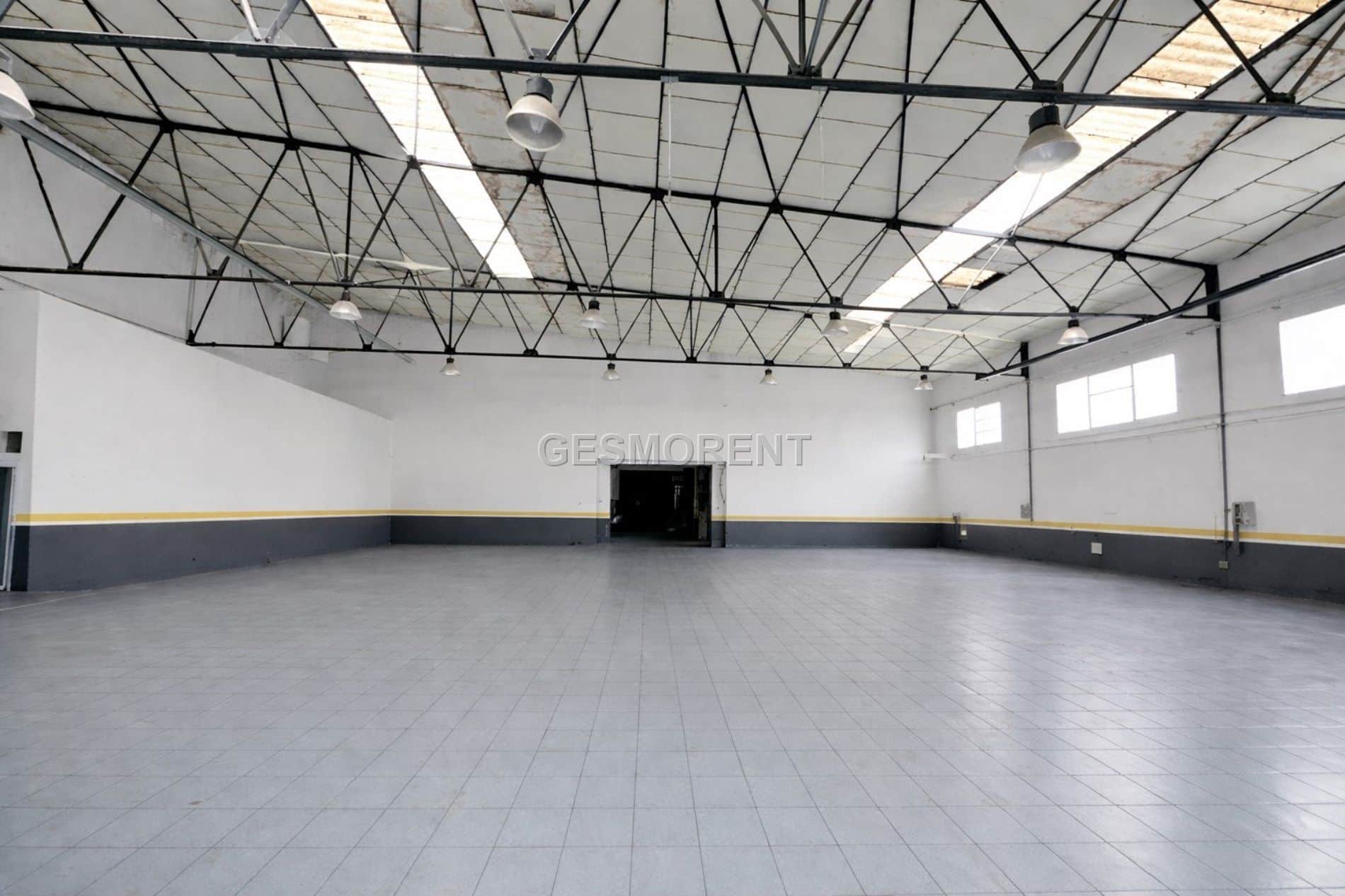 NAVE CON PATIO EN ALQUILER EN SA POBLA - Foto 1