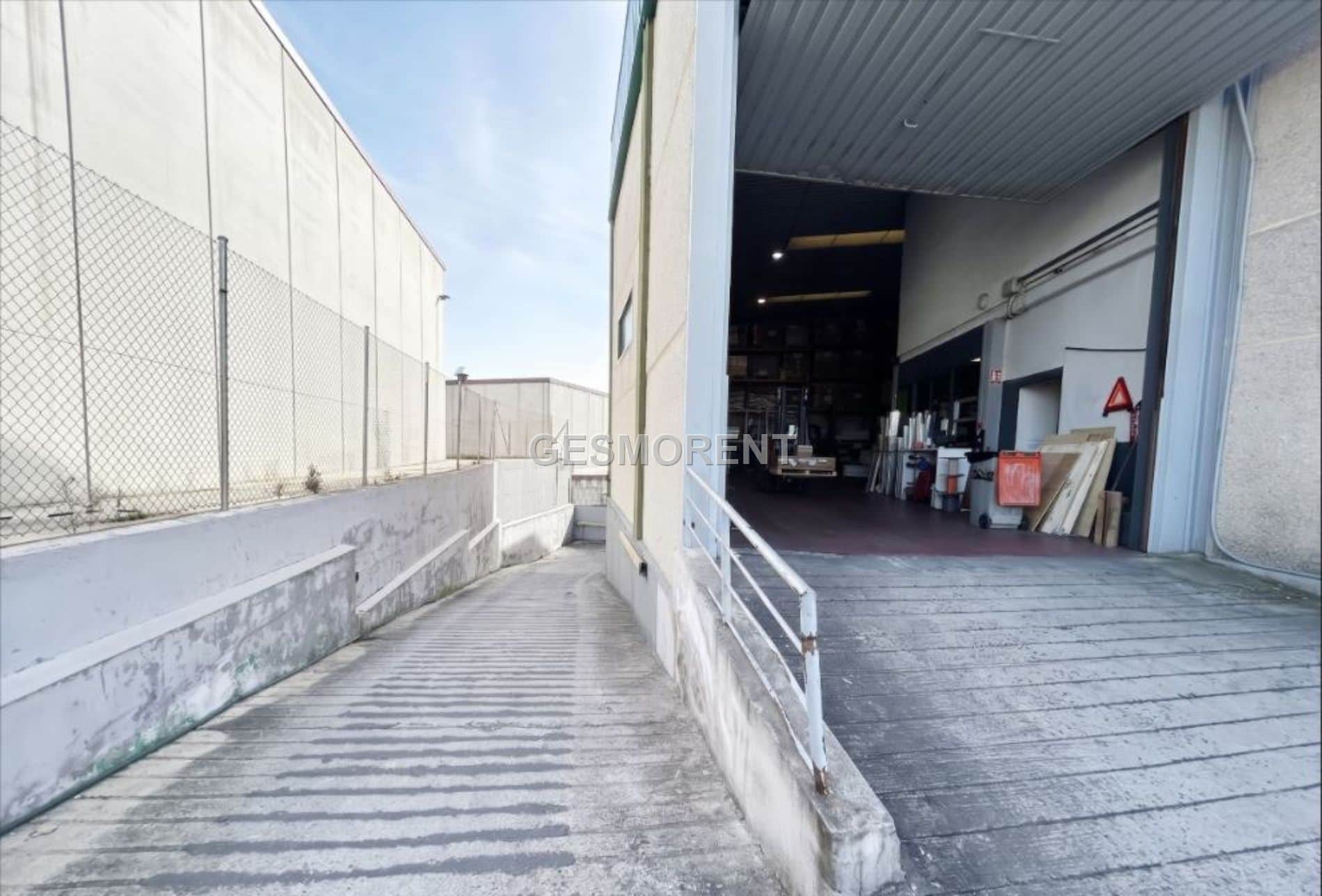 NAVE INDUSTRIAL EN VENTA EN MÓSTOLES - Foto 2