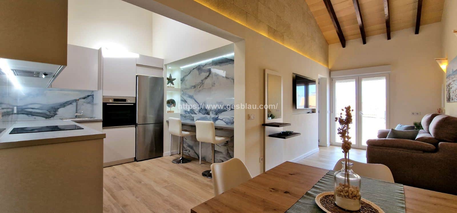 En Can Picafort -Piso con gran terraza y vistas al mar completamente reformado - Foto 1